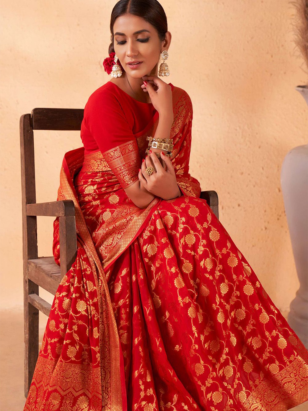 

DEVATITHI Ethnic Motifs Zari Silk Blend Banarasi Saree, Red