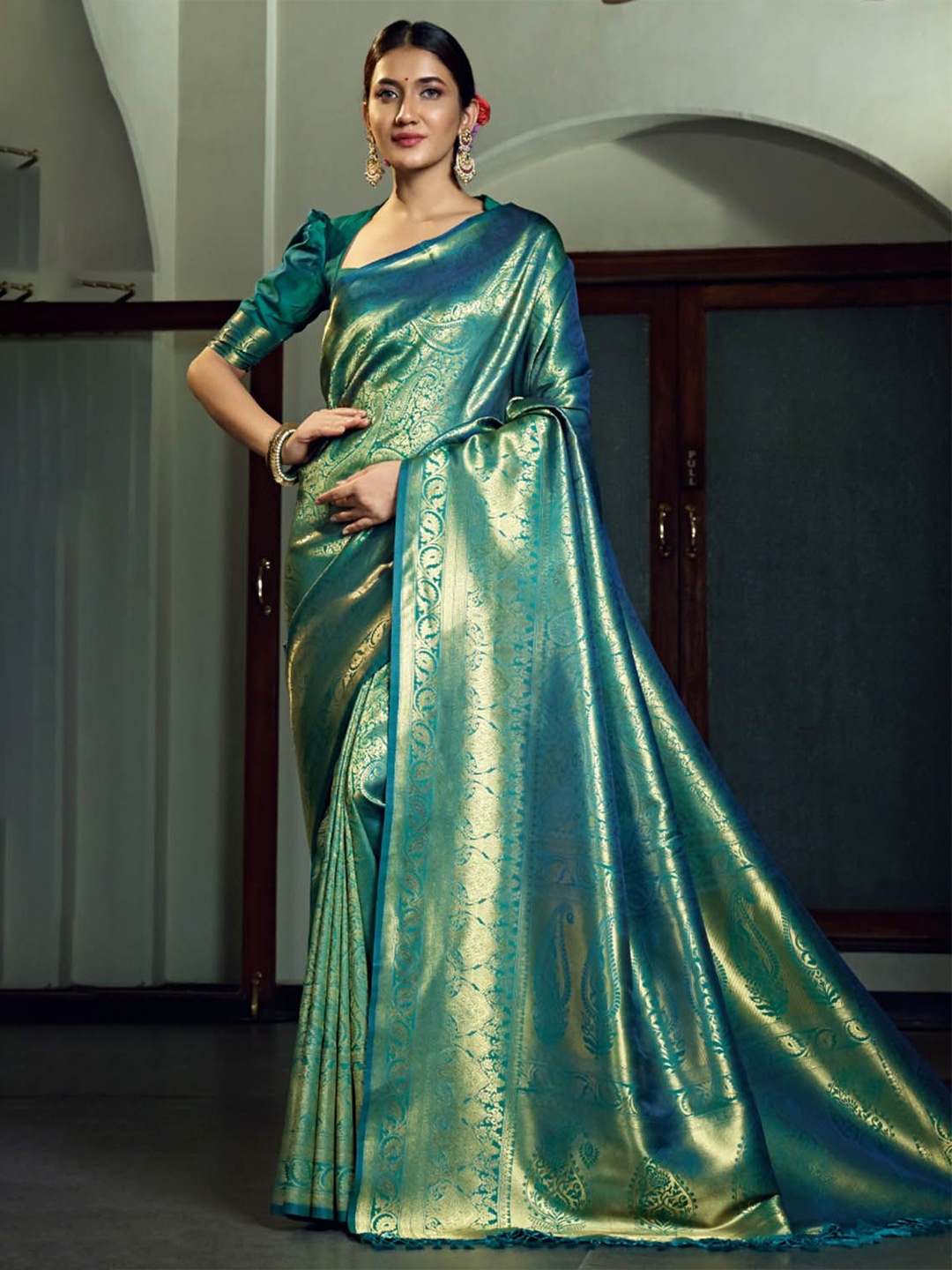 

DEVATITHI Ethnic Motifs Zari Silk Blend Kanjeevaram Saree, Teal