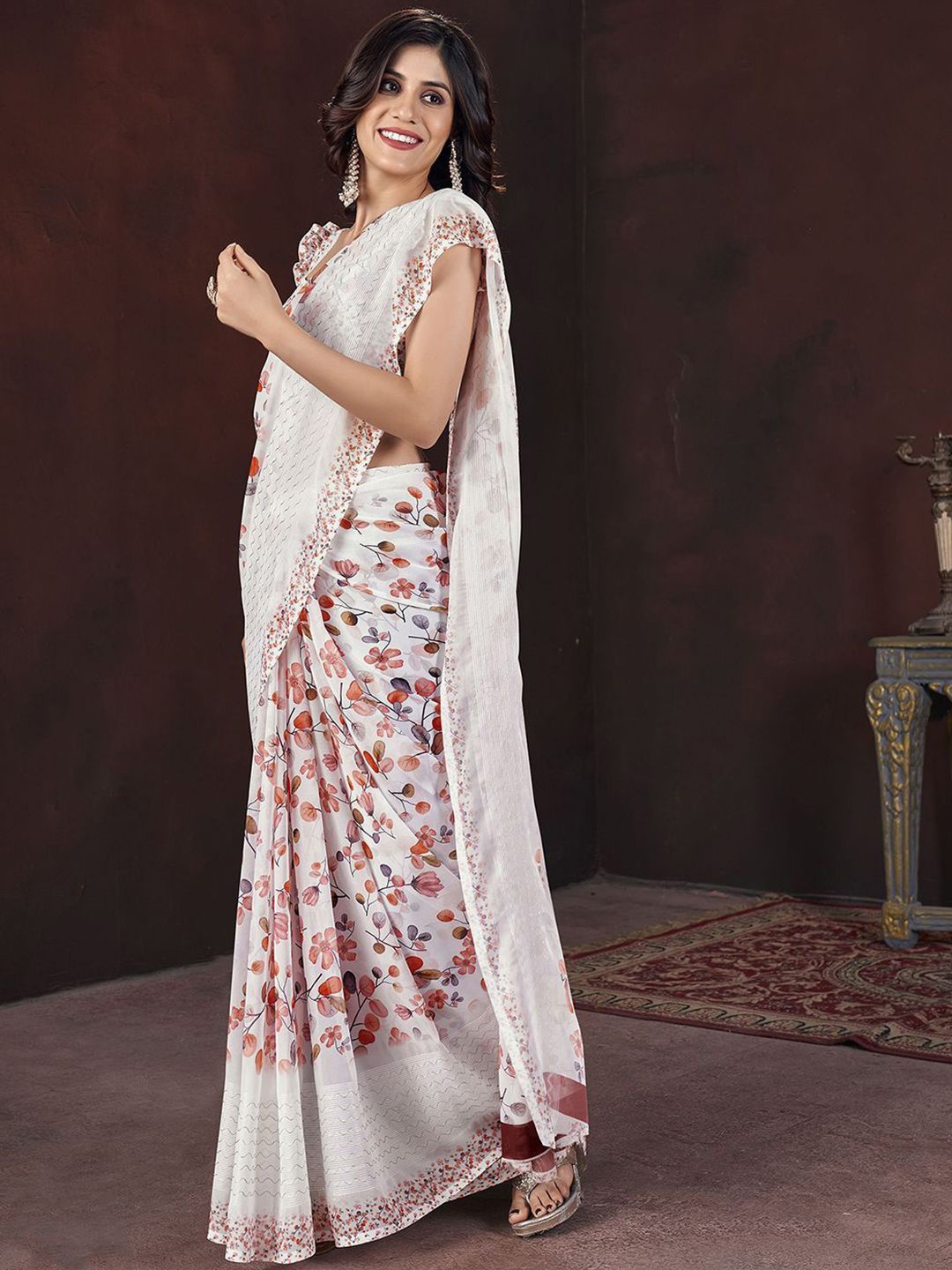 

DIVASTRI Floral Pure Georgette Saree, White