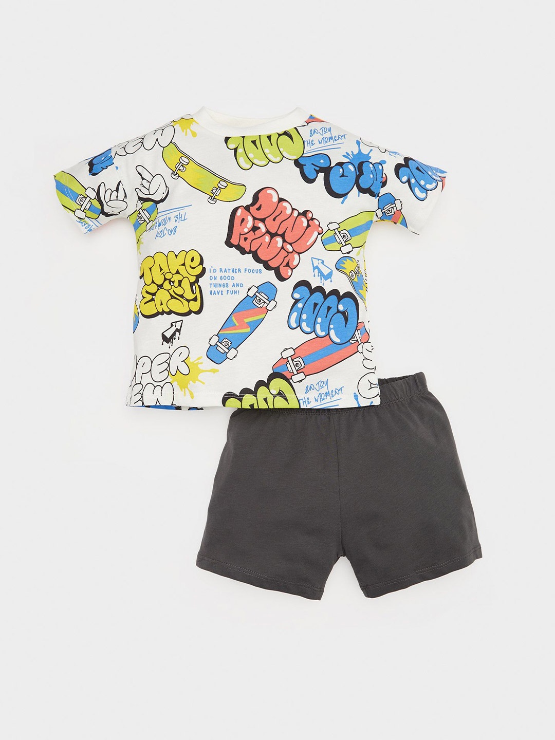 

DeFacto Boys Printed T-shirt with Shorts, White