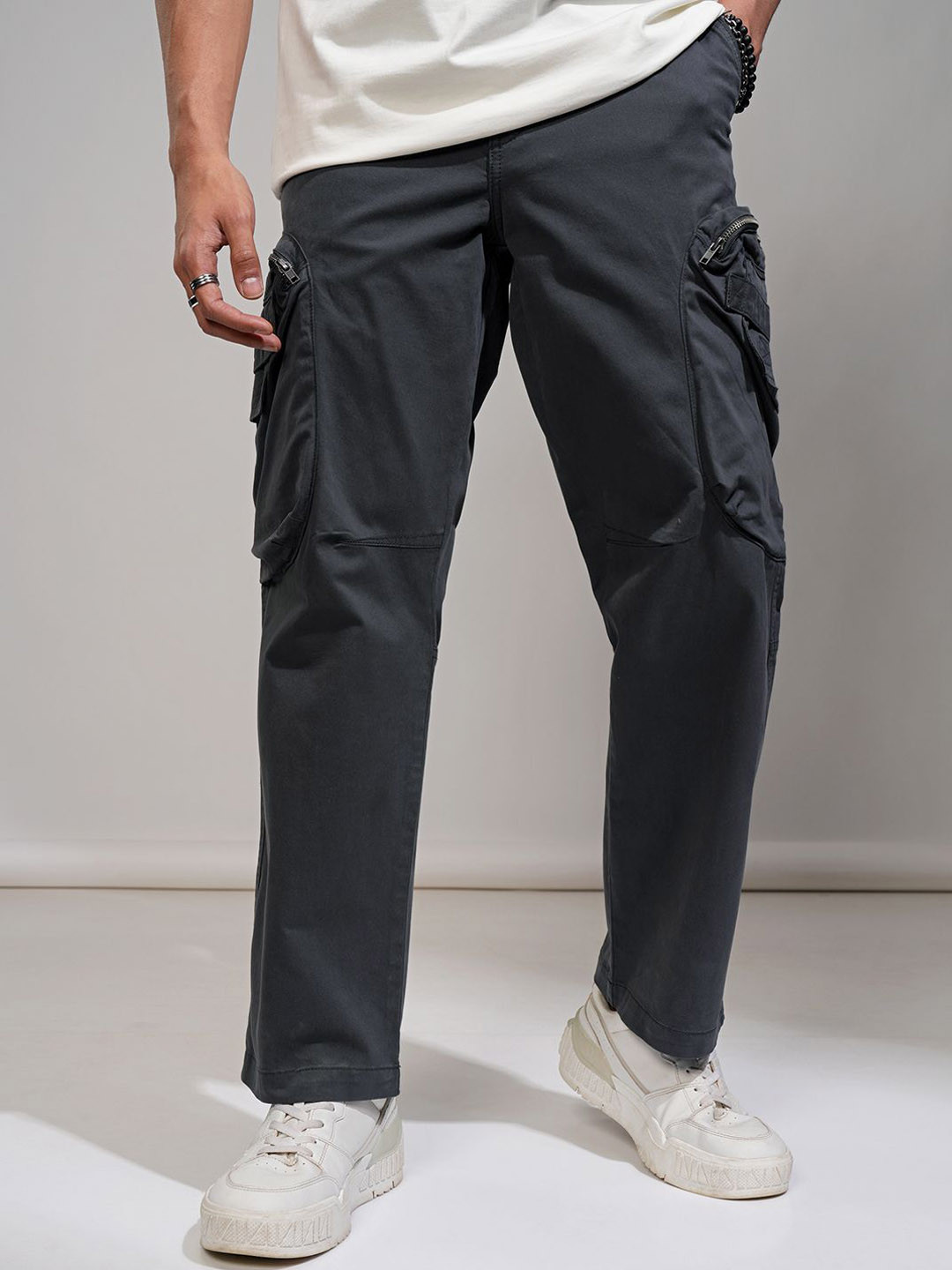 

HIGHLANDER Men Comfort Cargos Trousers, Black