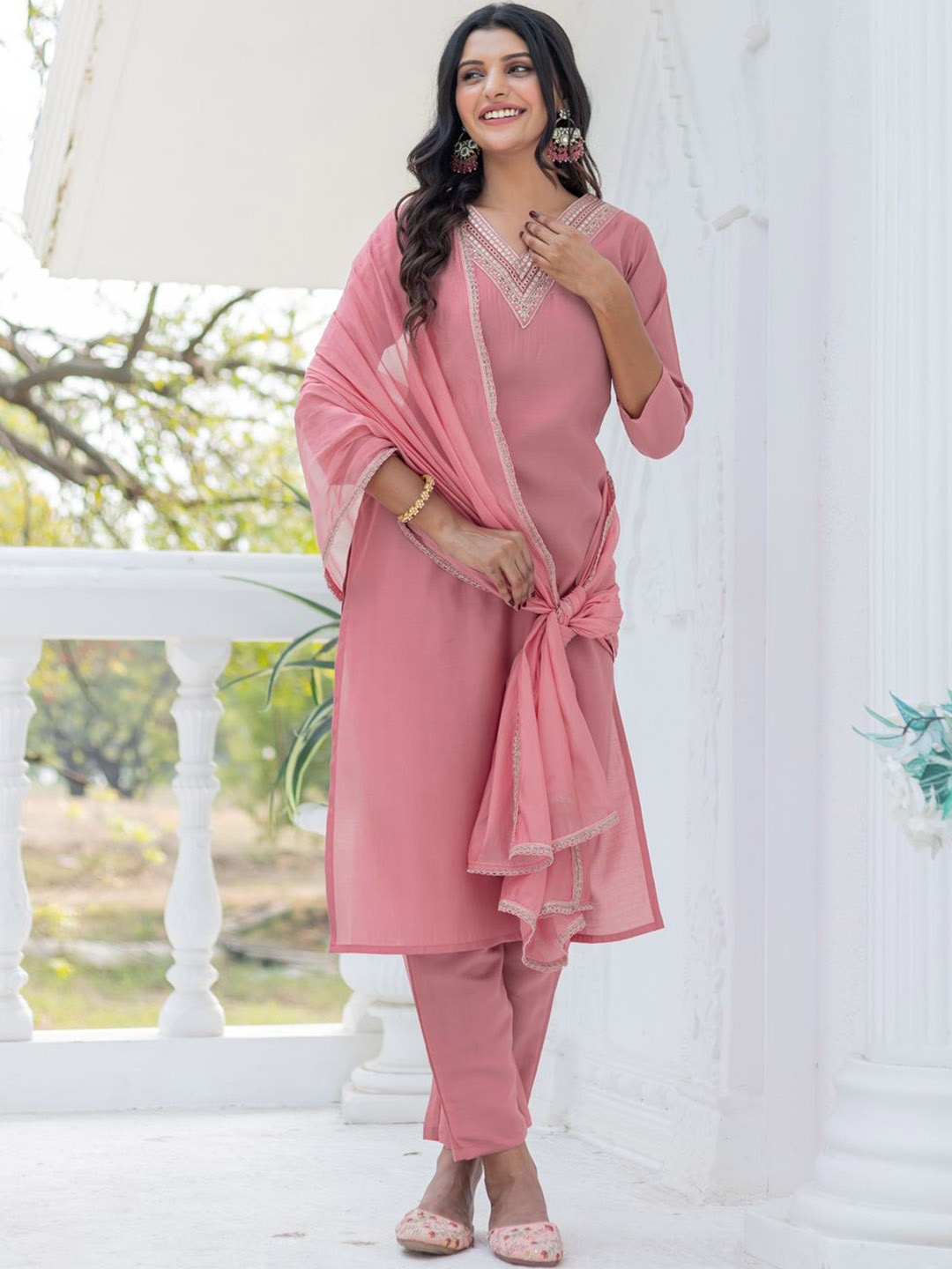 

BAPS Women Ethnic Motifs Embroidered Regular Thread Work Chanderi Silk Kurta with Trousers & With Dupatta, Pink