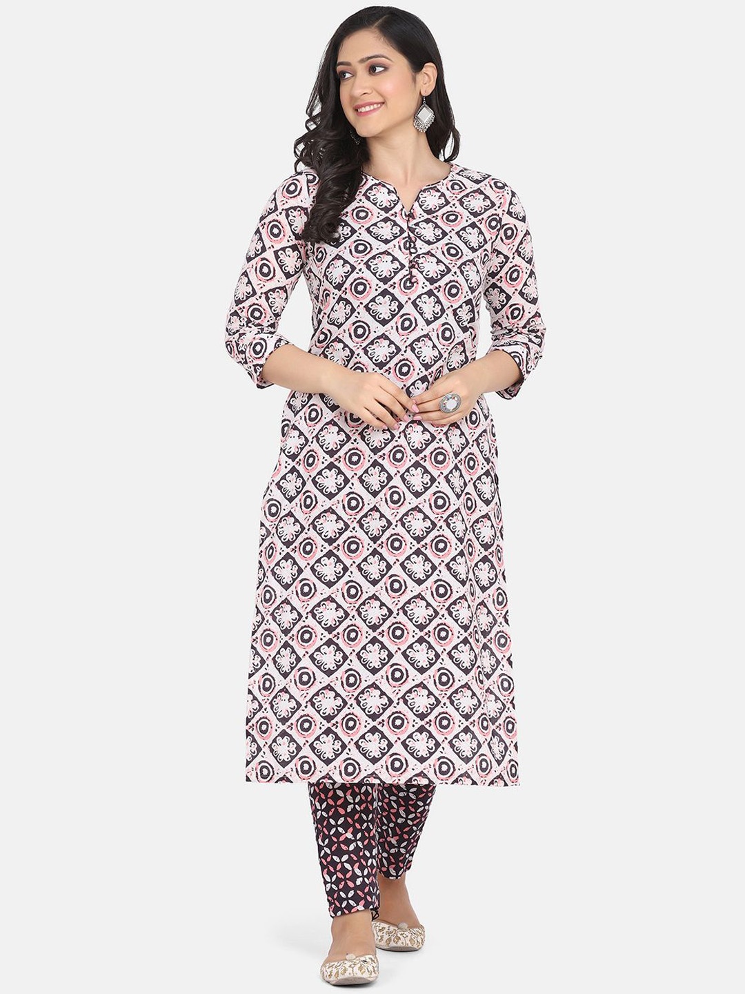 

DIVASTRI Women Floral Printed Regular Pure Cotton Kurta with Trousers & With Dupatta, White