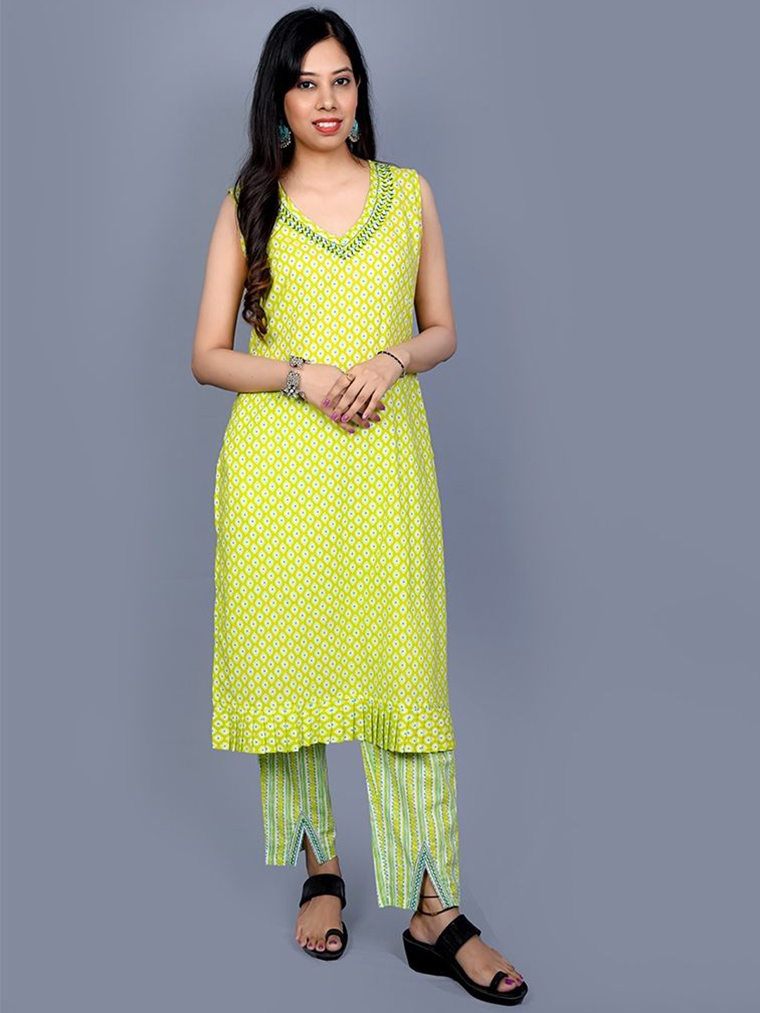 

Mishy Pure Cotton Printed Kurta With Trousers Co-Ords, Lime green