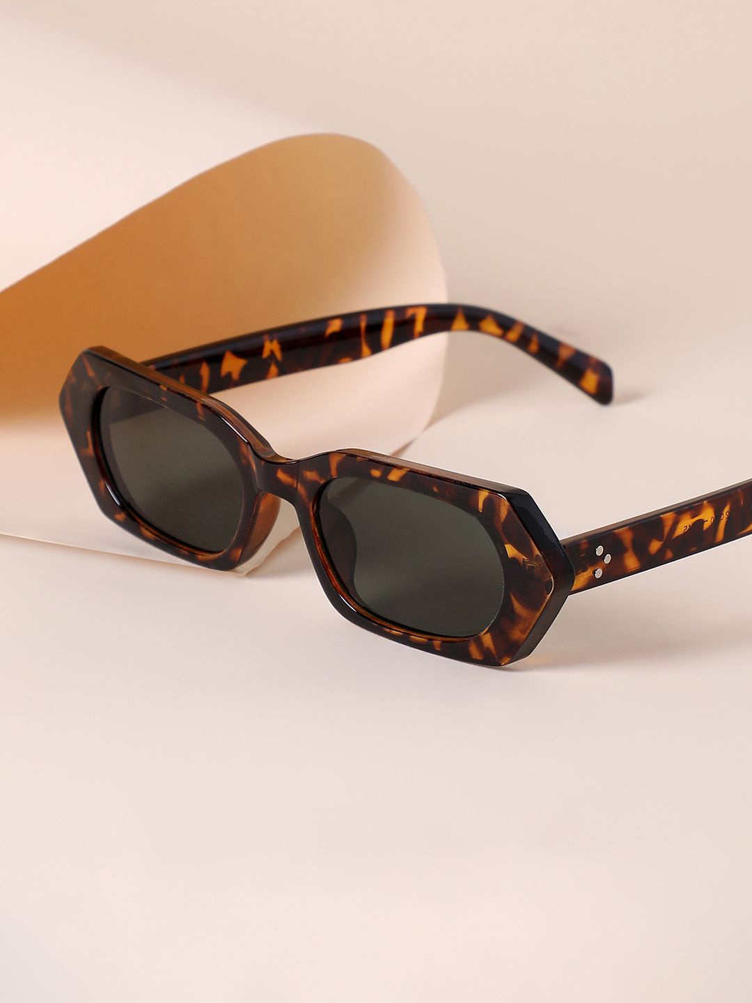 

HAUTE SAUCE by Campus Sutra Women Other Sunglasses with Polarised Lens, Black