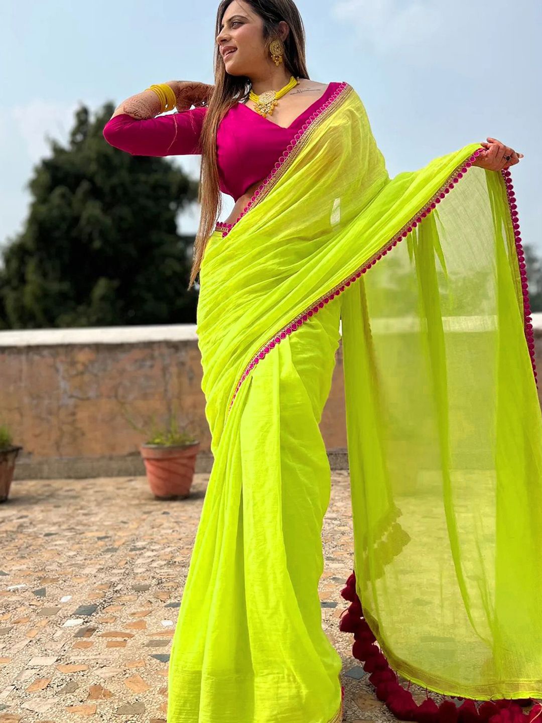 

DIVASTRI Mukaish Pure Georgette Maheshwari Saree, Lime green