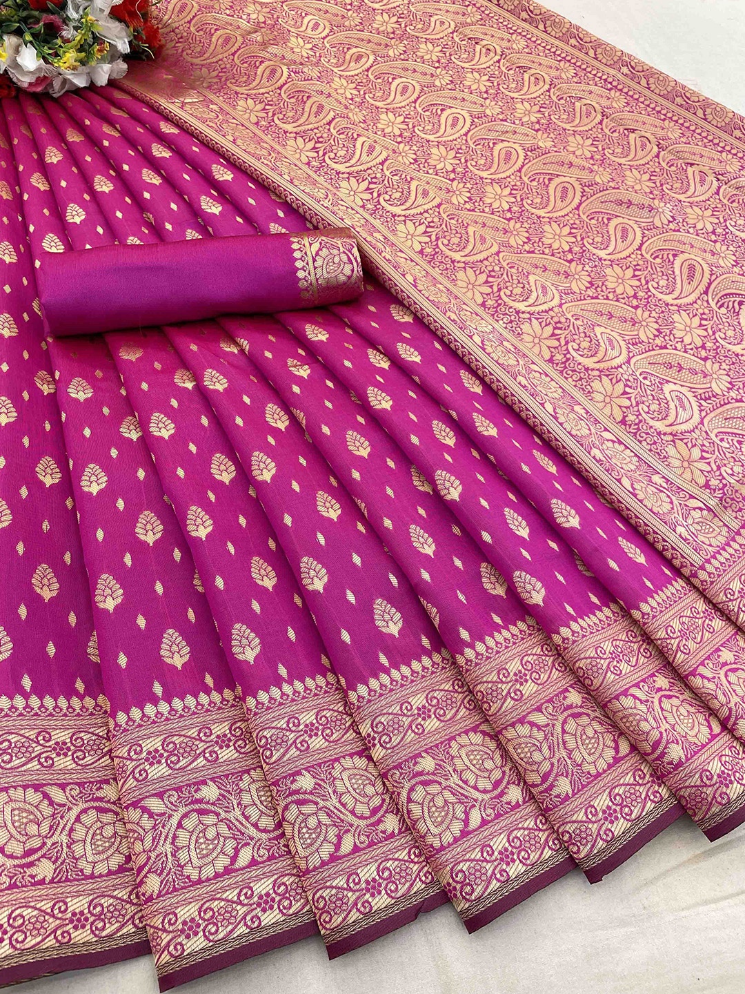 

KALINI Woven Design Zari Silk Blend Banarasi Saree, Magenta