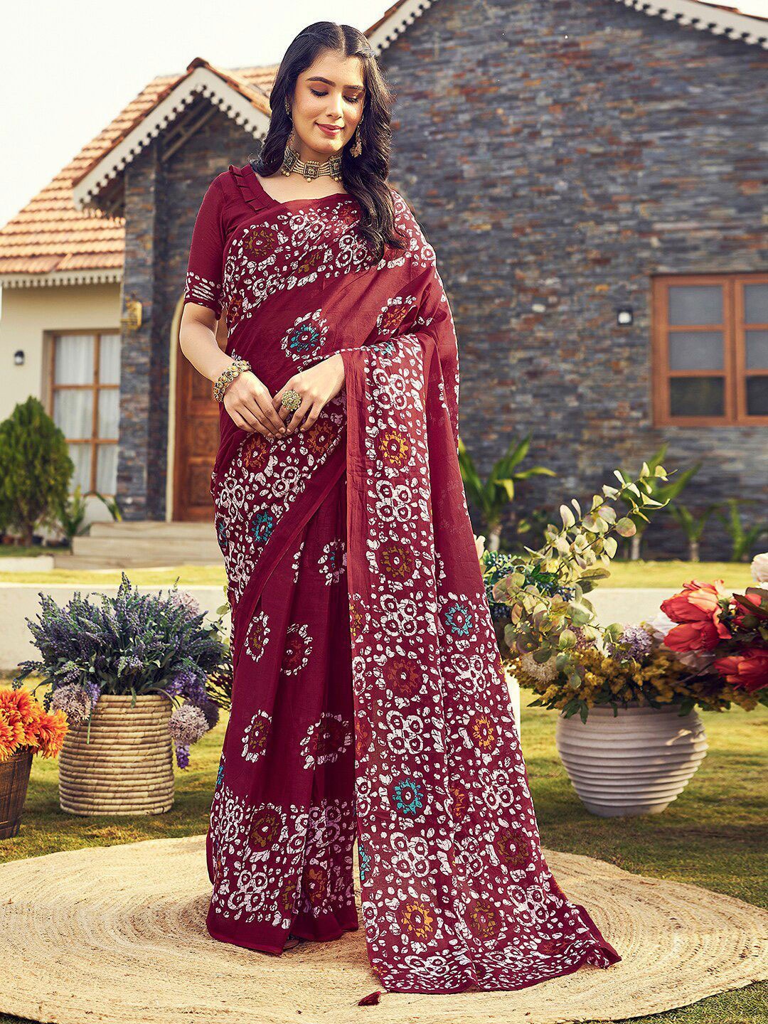 

DIVASTRI Batik Ready to Wear Saree, Maroon