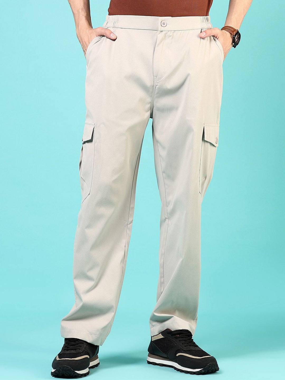 

V-Mart Men Cargos Trousers, Beige