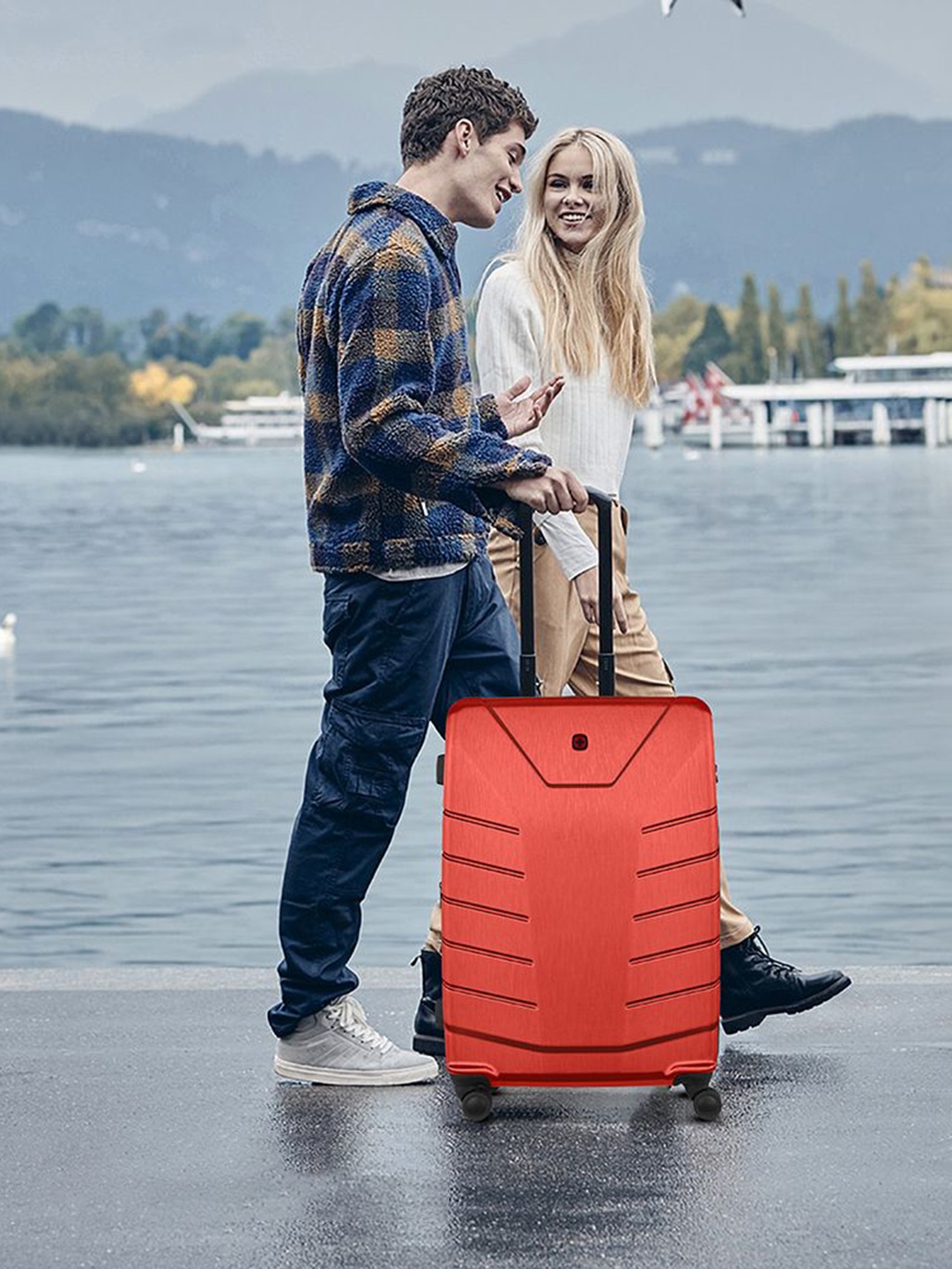 

Wenger Pegasus Hard-Sided Large Trolley Bag, Orange