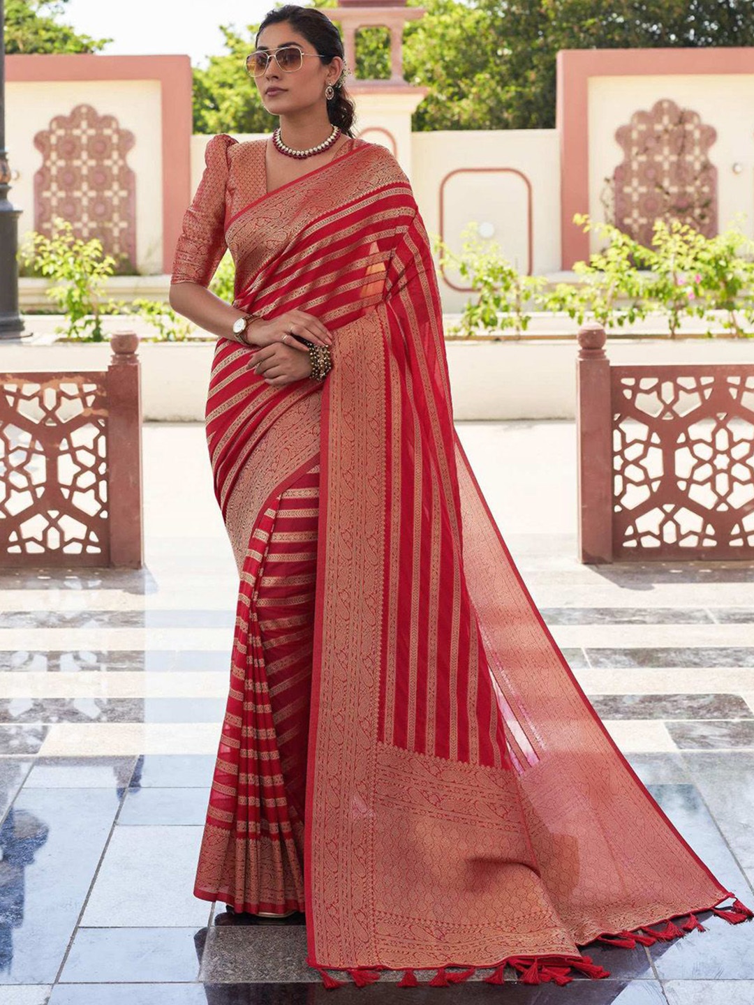 

DEVATITHI Striped Zari Silk Blend Banarasi Saree, Red