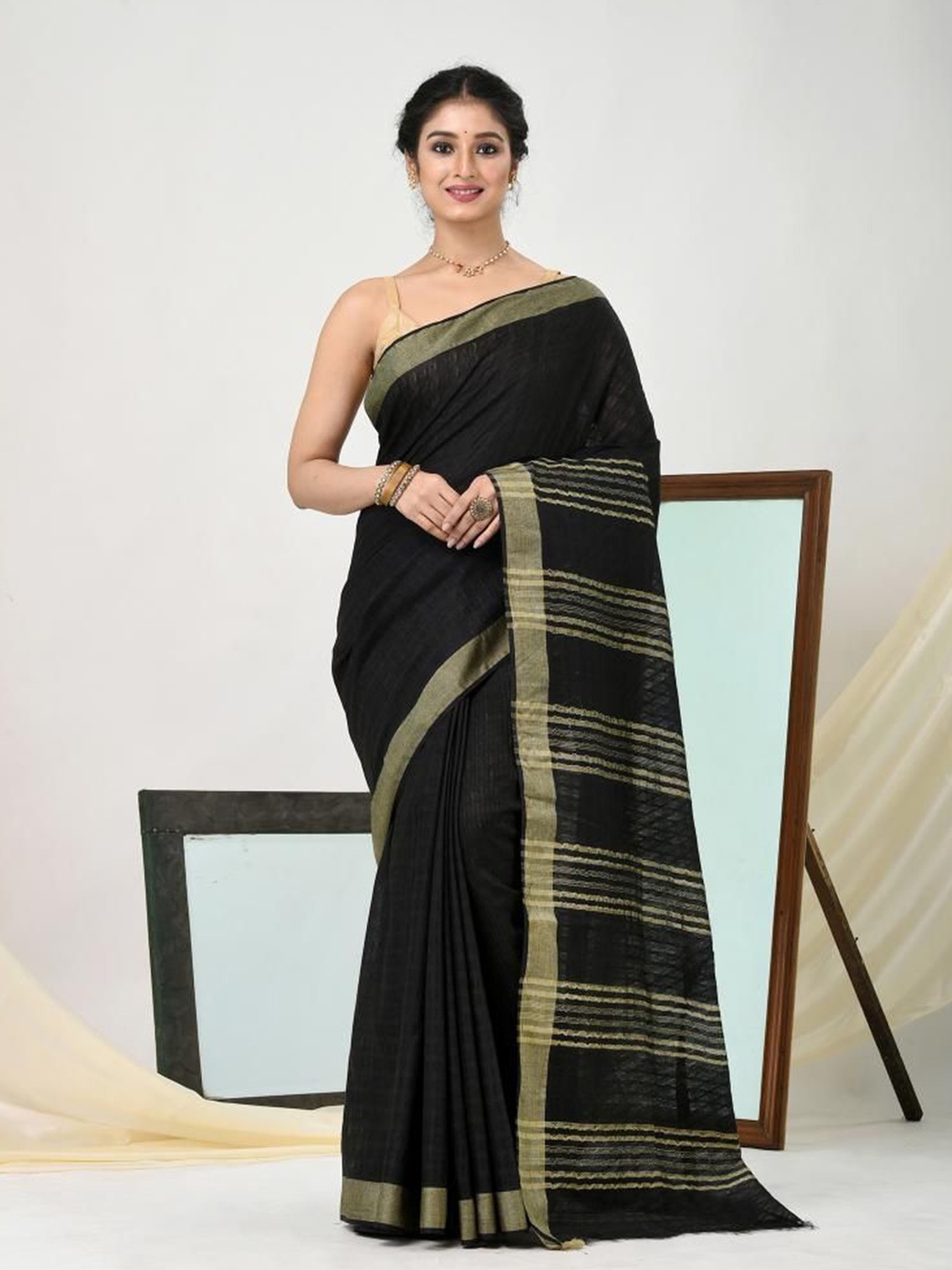 

VIBHAVARI Zari Saree, Black