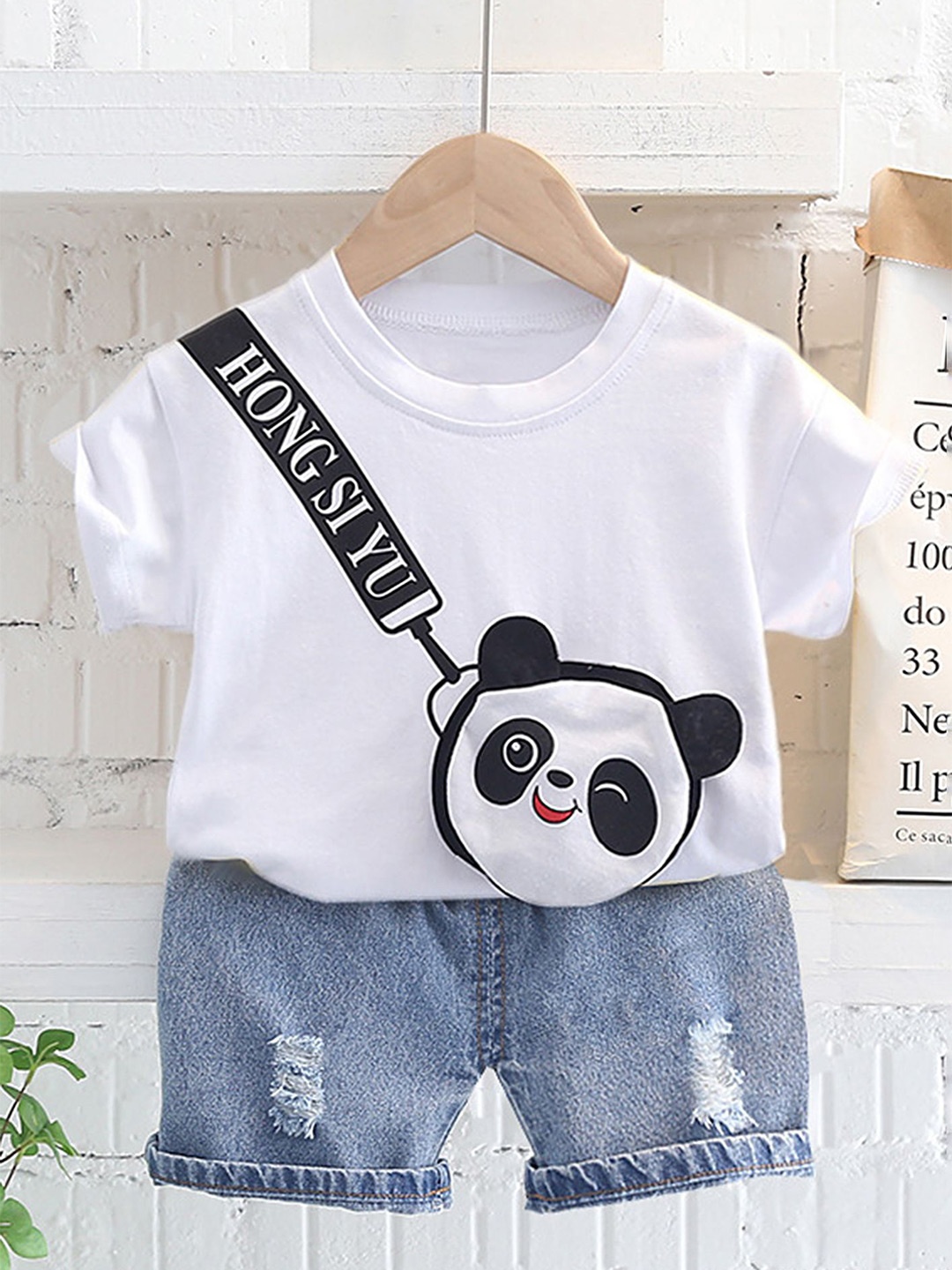 

LULU & SKY Boys Printed T-shirt with Shorts, White