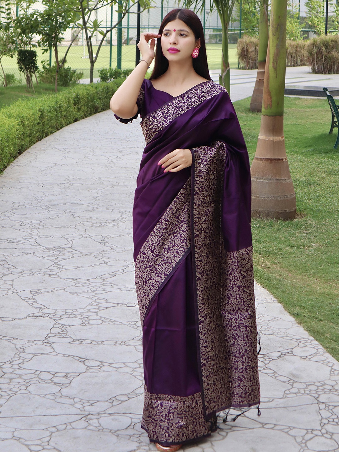 

Divyadham Textiles Pure Silk Banarasi Saree, Violet