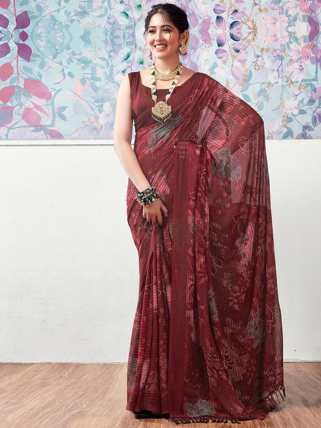 

DIVASTRI Floral Sequinned Pure Georgette Banarasi Saree, Maroon