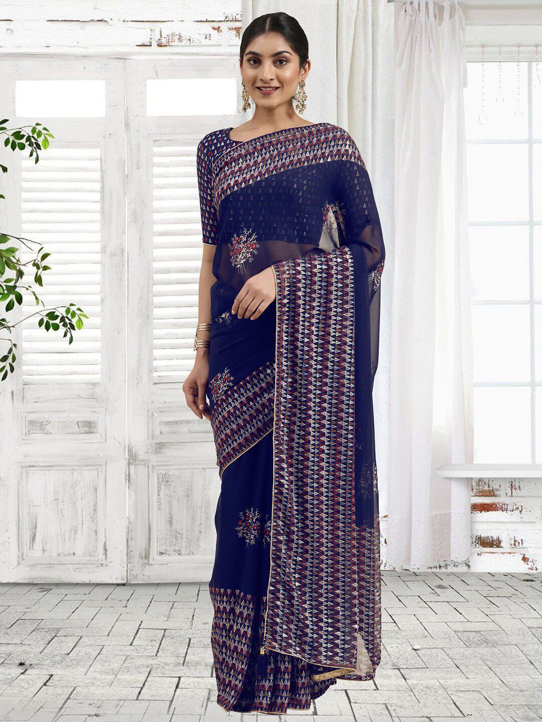 

DIVASTRI Floral Pure Georgette Saree, Navy blue