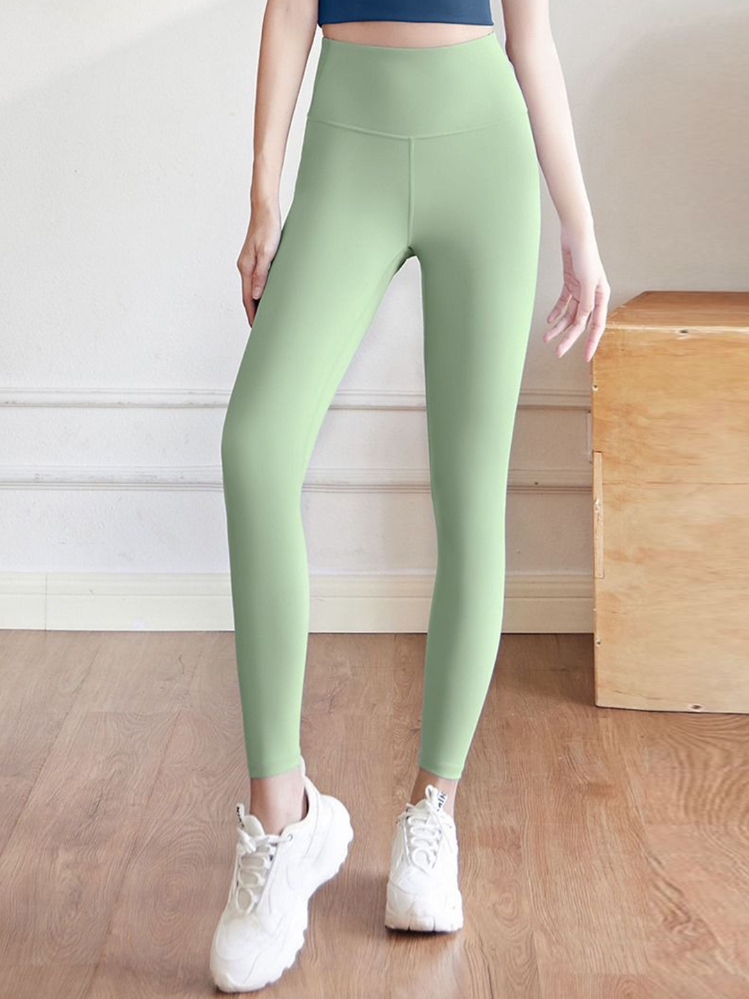 

HRX High Rise Ankle Length Yoga Tights, Green