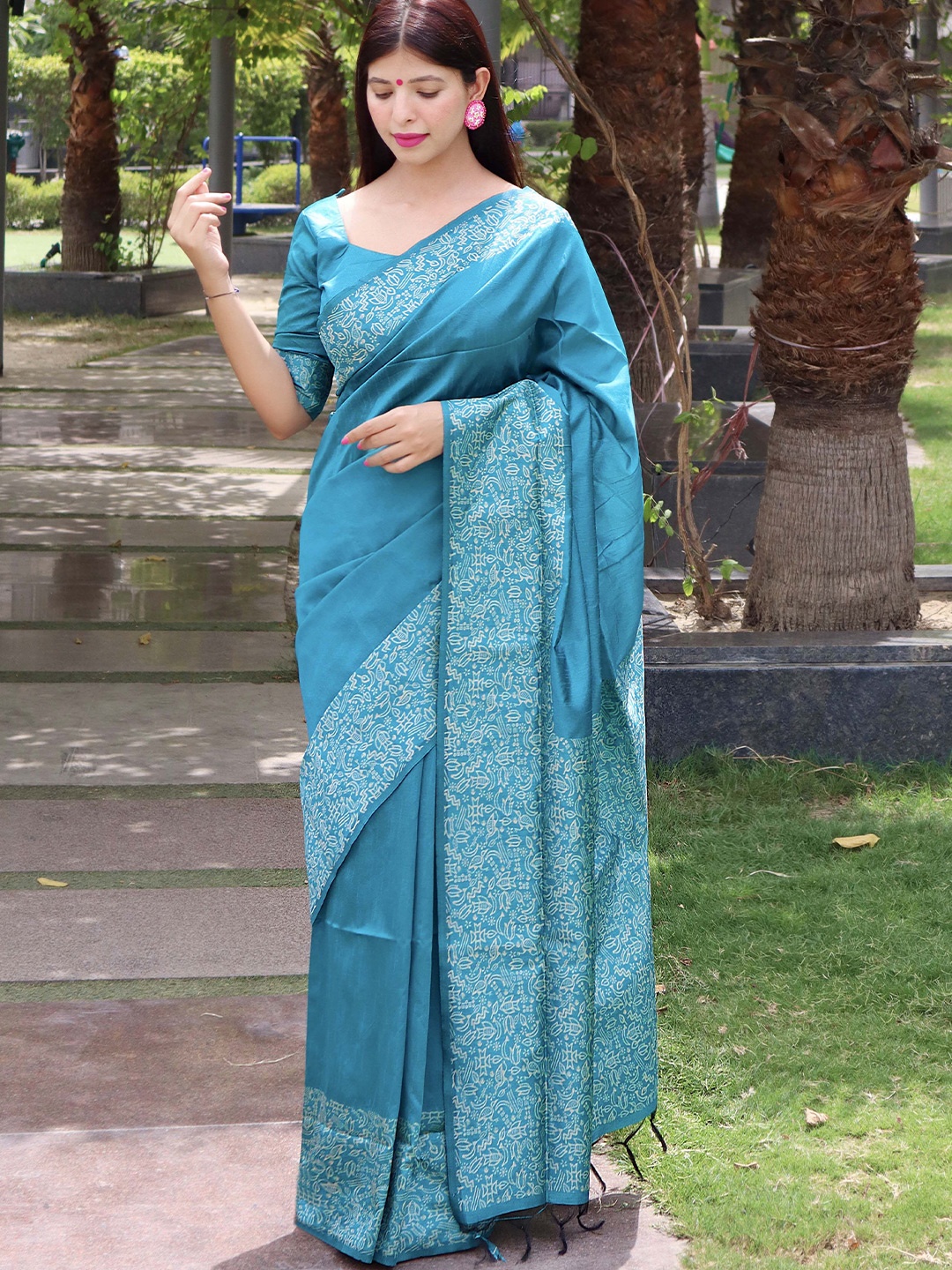

Divyadham Textiles Pure Silk Banarasi Saree, Turquoise blue