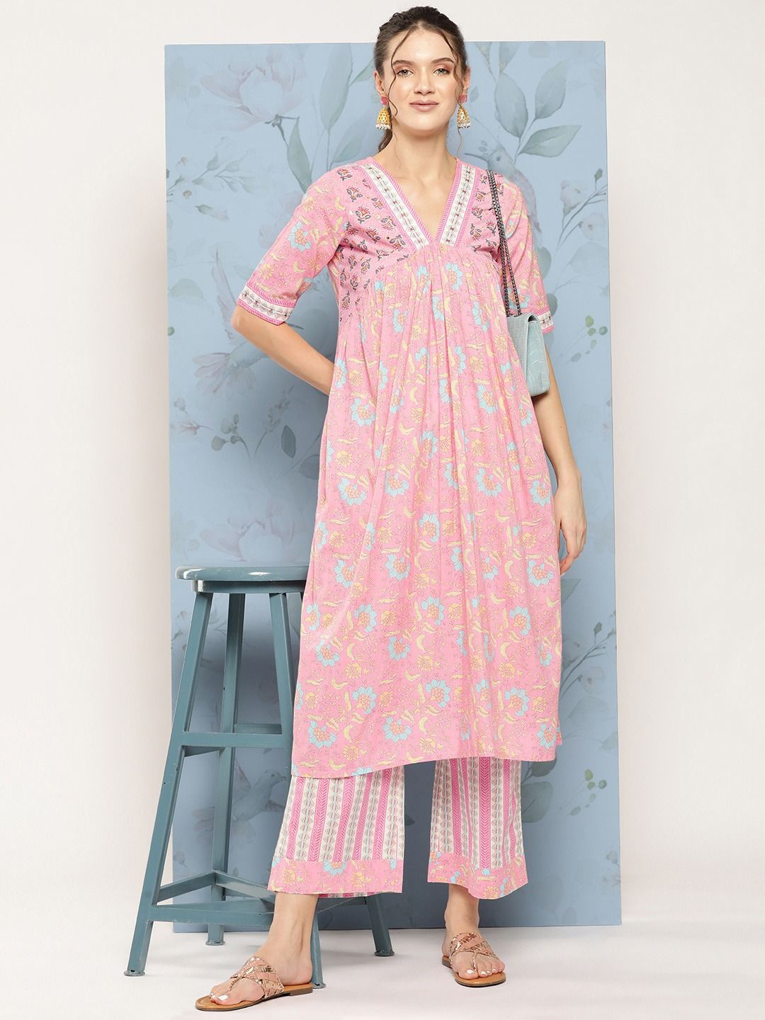 

DIVASTRI Women Floral Printed Regular Pure Cotton Kurta with Trousers, Pink
