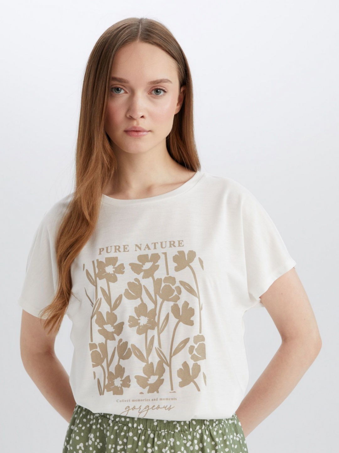 

DeFacto Women Floral Printed Pockets T-shirt, Na