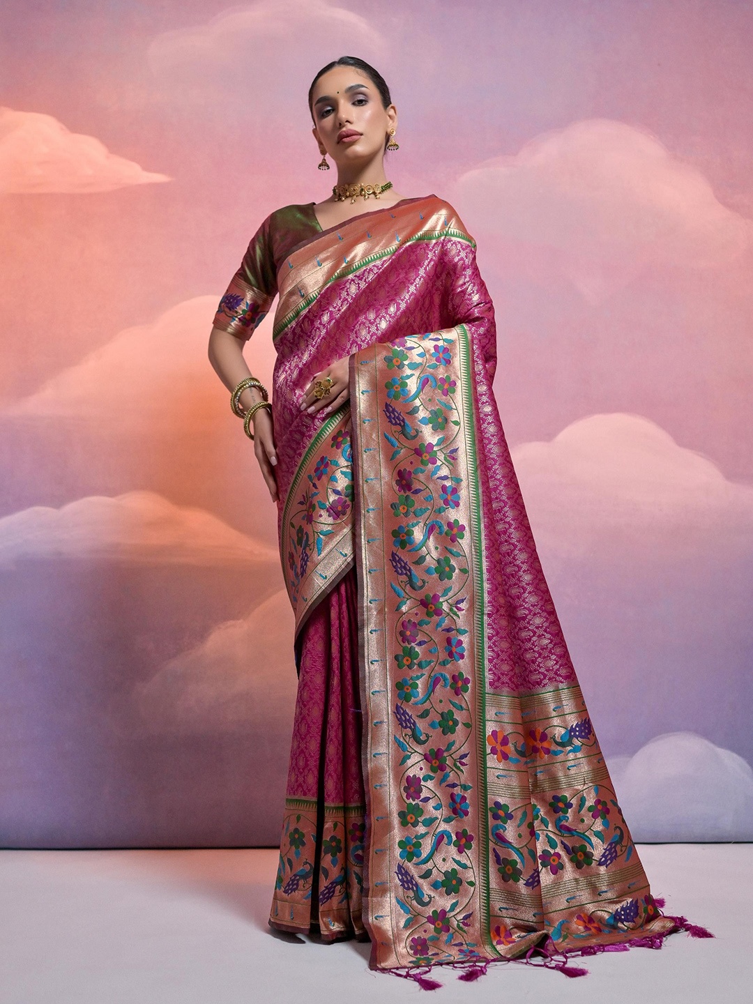 

Divyadham Textiles Woven Design Zari Pure Silk Banarasi Saree, Burgundy