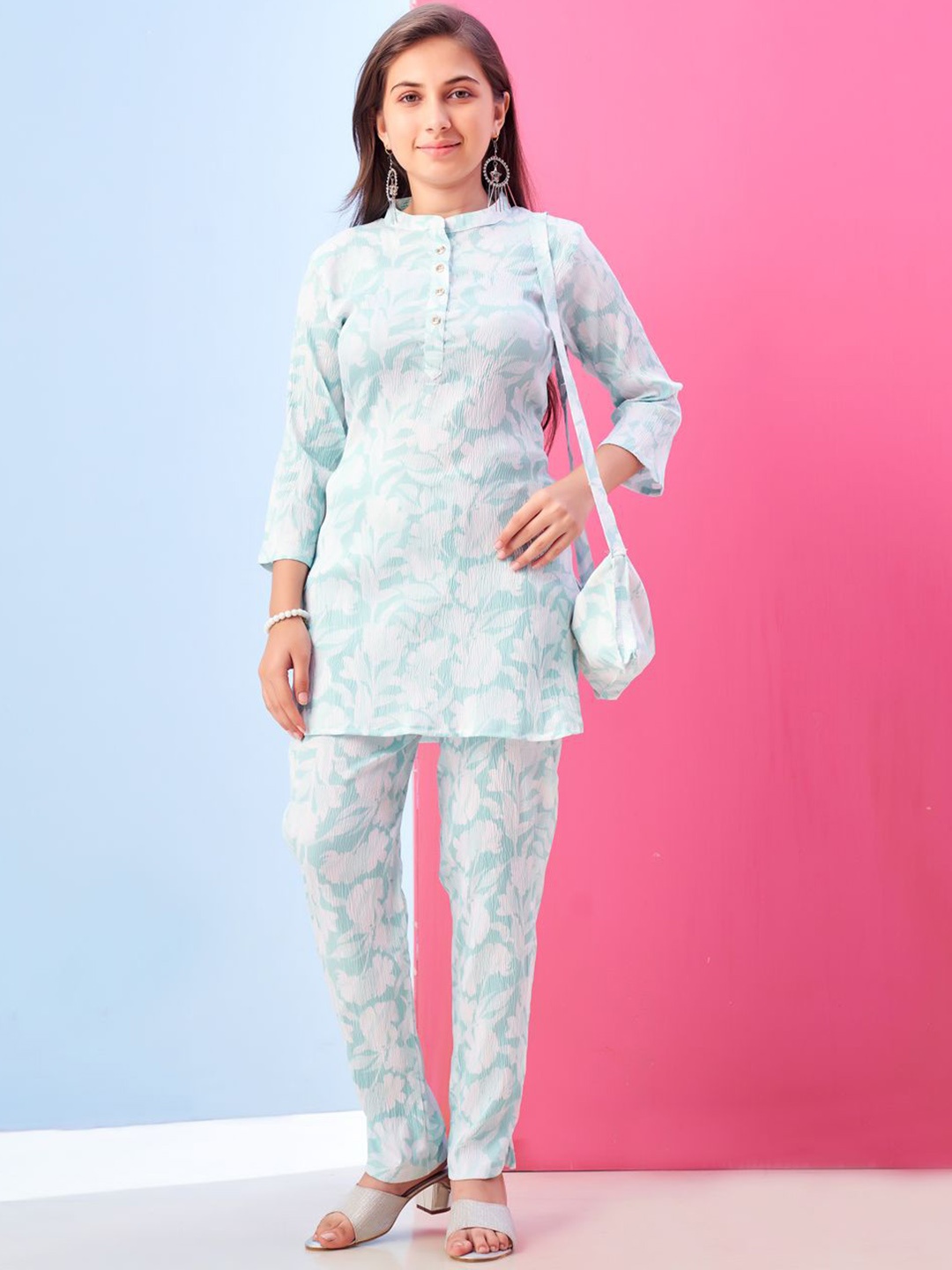 

Aarika Girls Floral Printed Regular Kurta with Trousers, Sea green