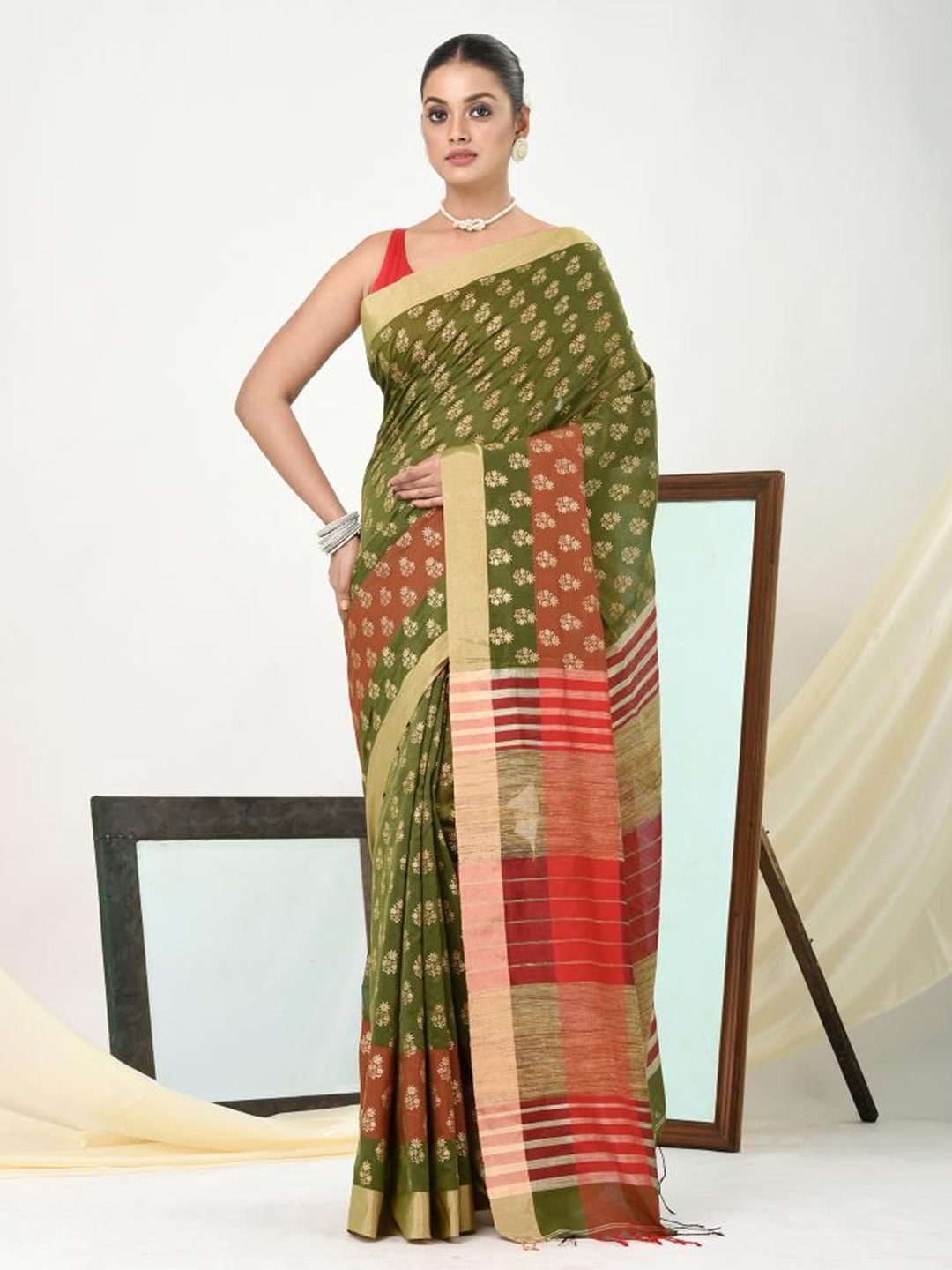 

VIBHAVARI Ethnic Motifs Zari Saree, Green