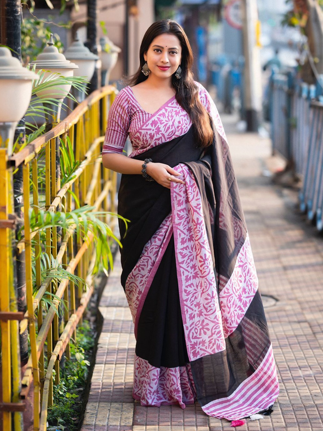 

Mitera Chanderi Saree, Pink