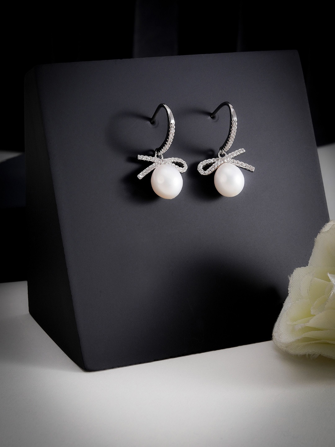 

DIAVO Contemporary Hoop Earrings, Silver