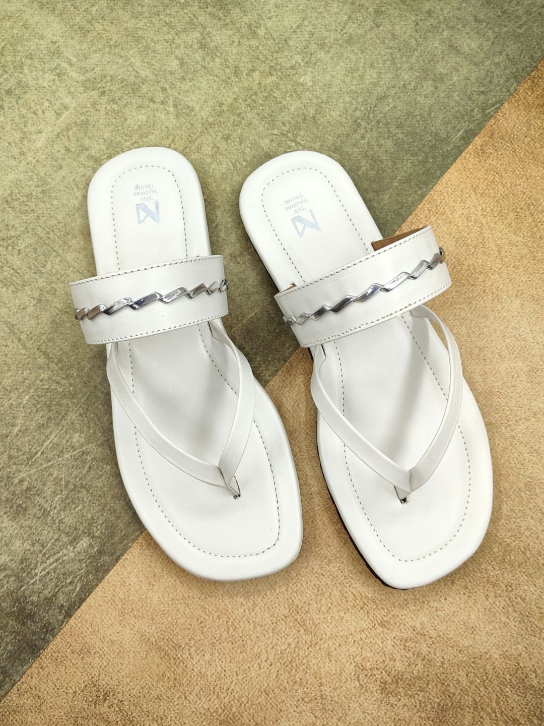 

THE MADRAS TRUNK Men Ethnic Comfort Sandals, White