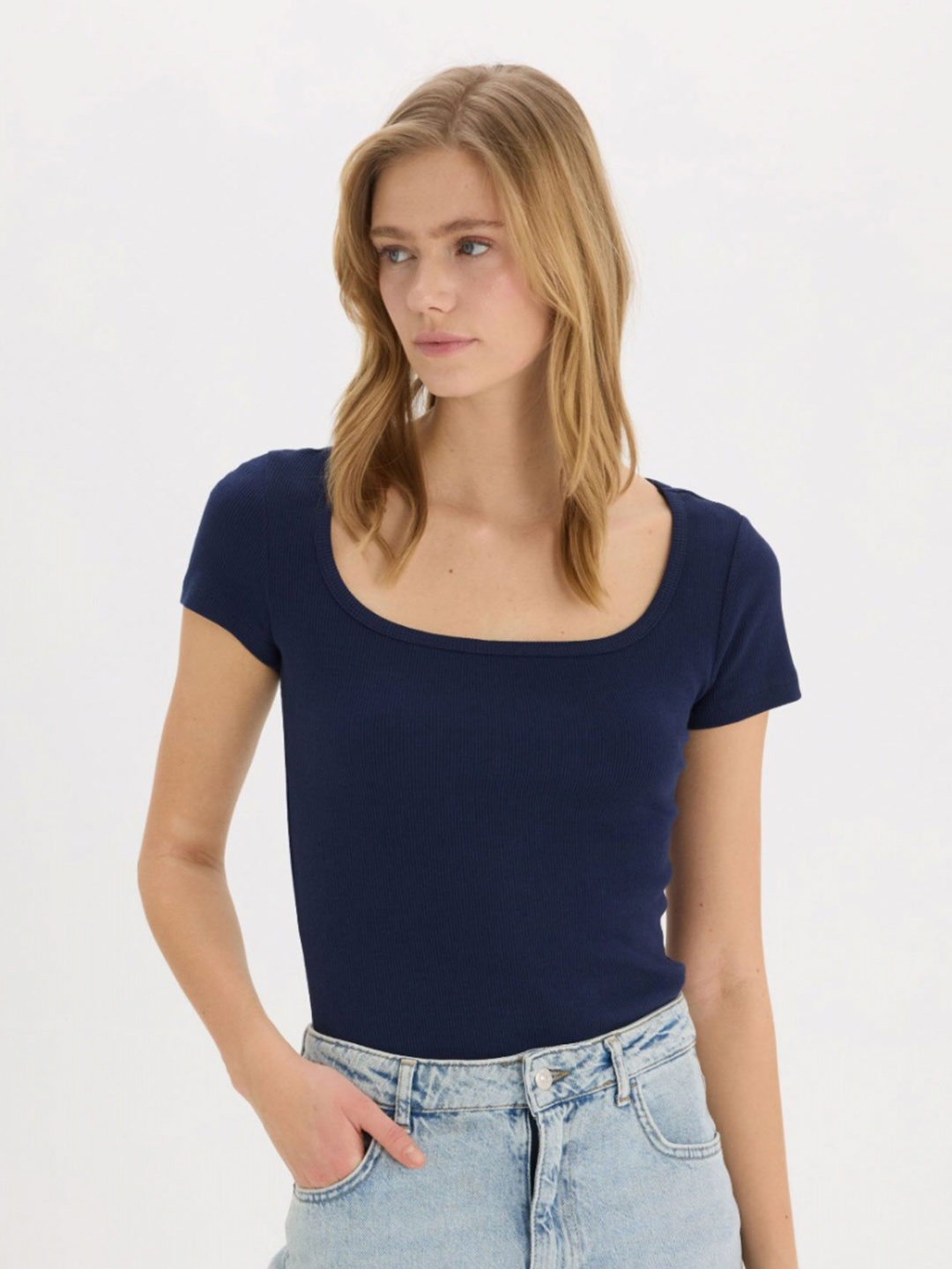 

DeFacto Women Cut Outs T-shirt, Na