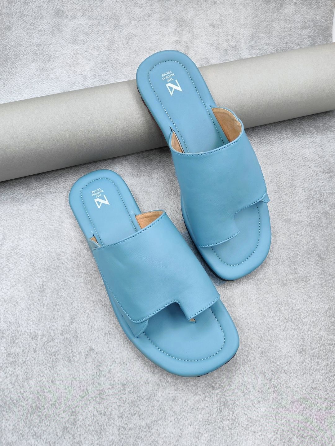 

THE MADRAS TRUNK Men Comfort Sandals, Blue