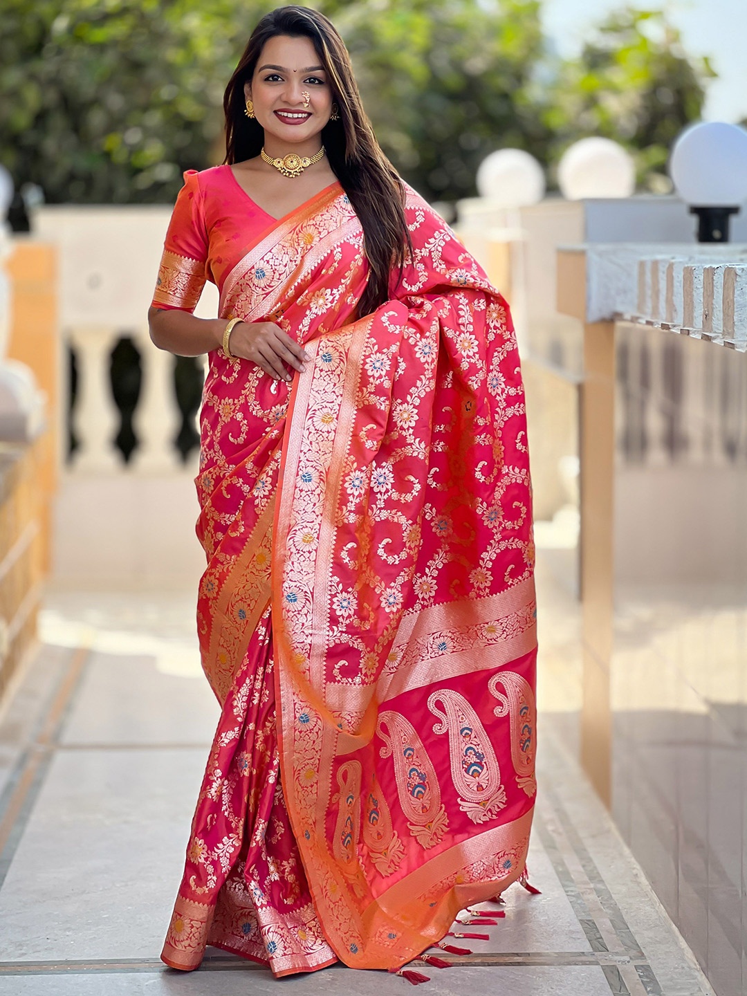 

Divyadham Textiles Woven Design Zari Pure Silk Banarasi Saree, Pink