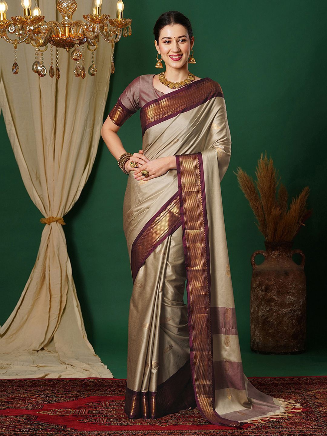 

DIVASTRI Ethnic Motifs Zari Silk Blend Banarasi Saree, Beige