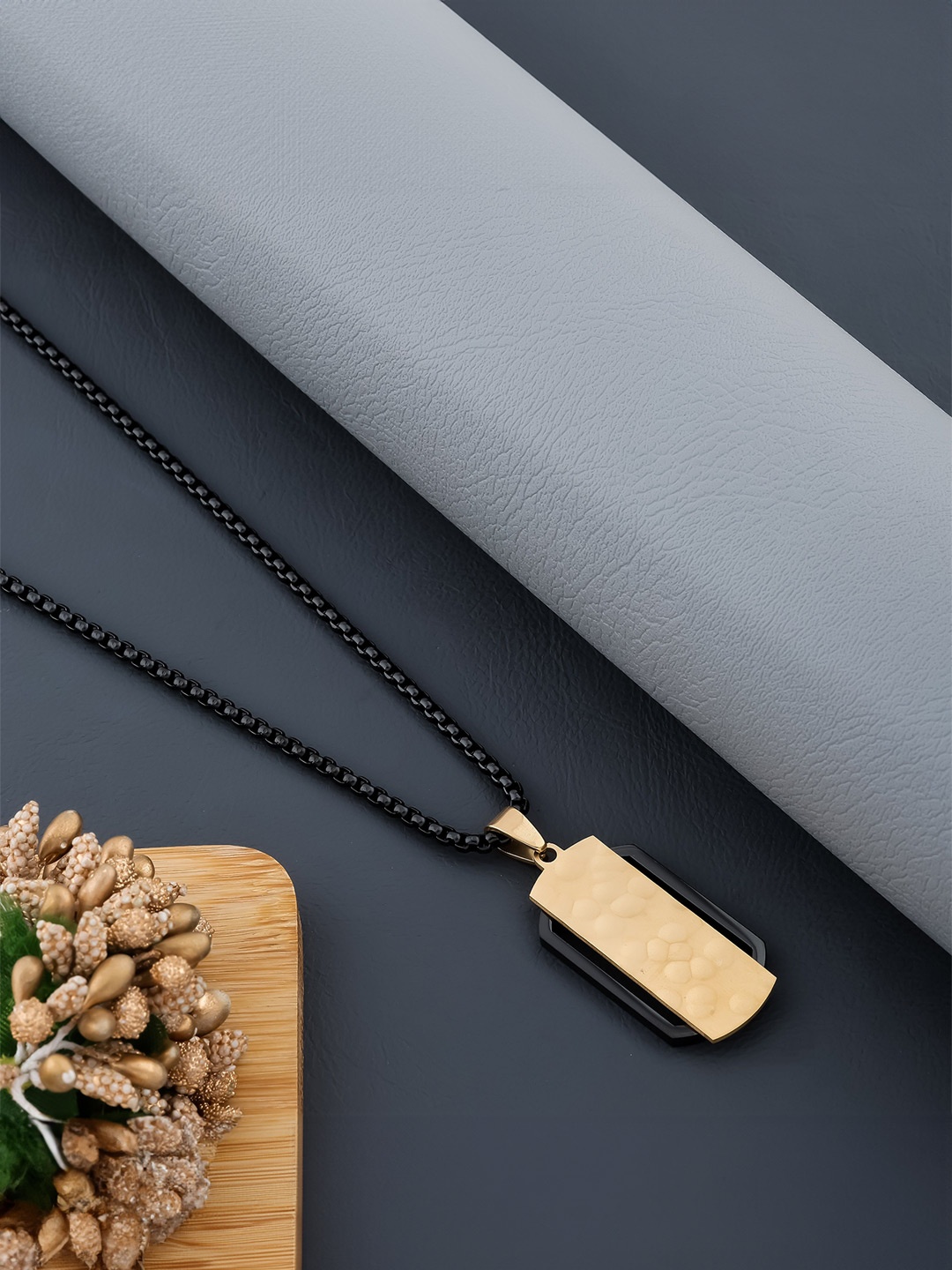 

The Roadster Lifestyle Co Rectangular Charm Emperor Pendant With Chain, Gold