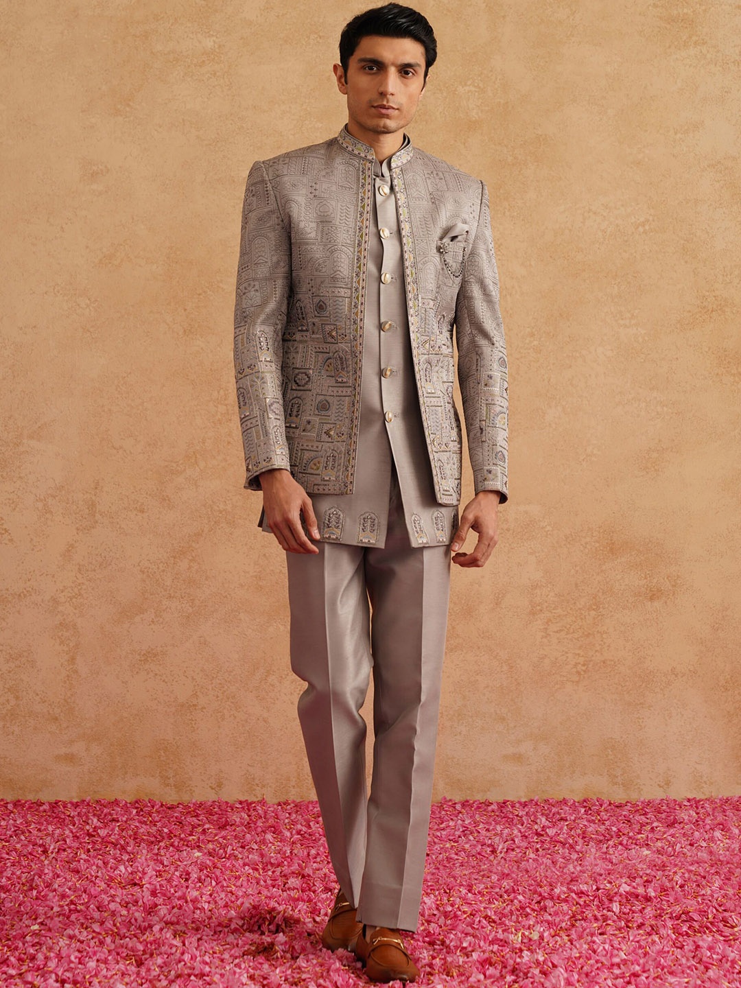 

Denis Parkar Embroidery Indowestern Sherwani Set, Grey