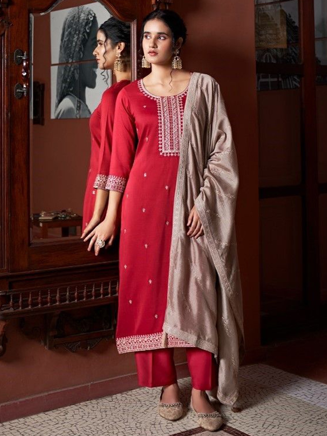 

Colors of Earth Women Embroidered Regular Kurta with Trousers & With Dupatta, Red