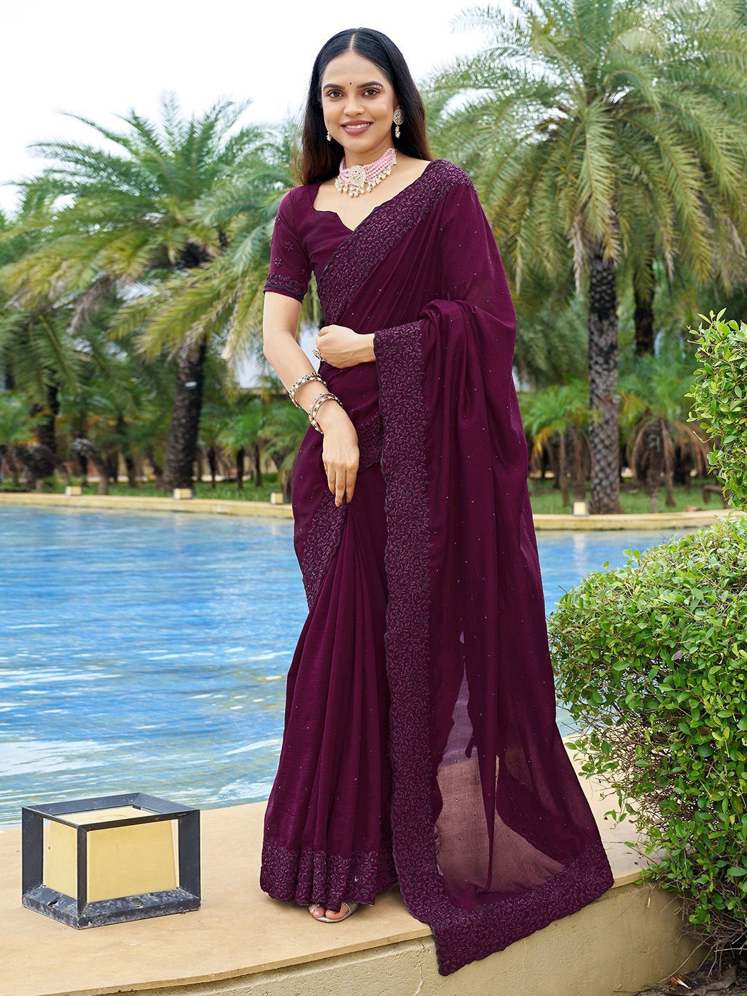 

DIVASTRI Floral Beads and Stones Art Silk Saree, Purple