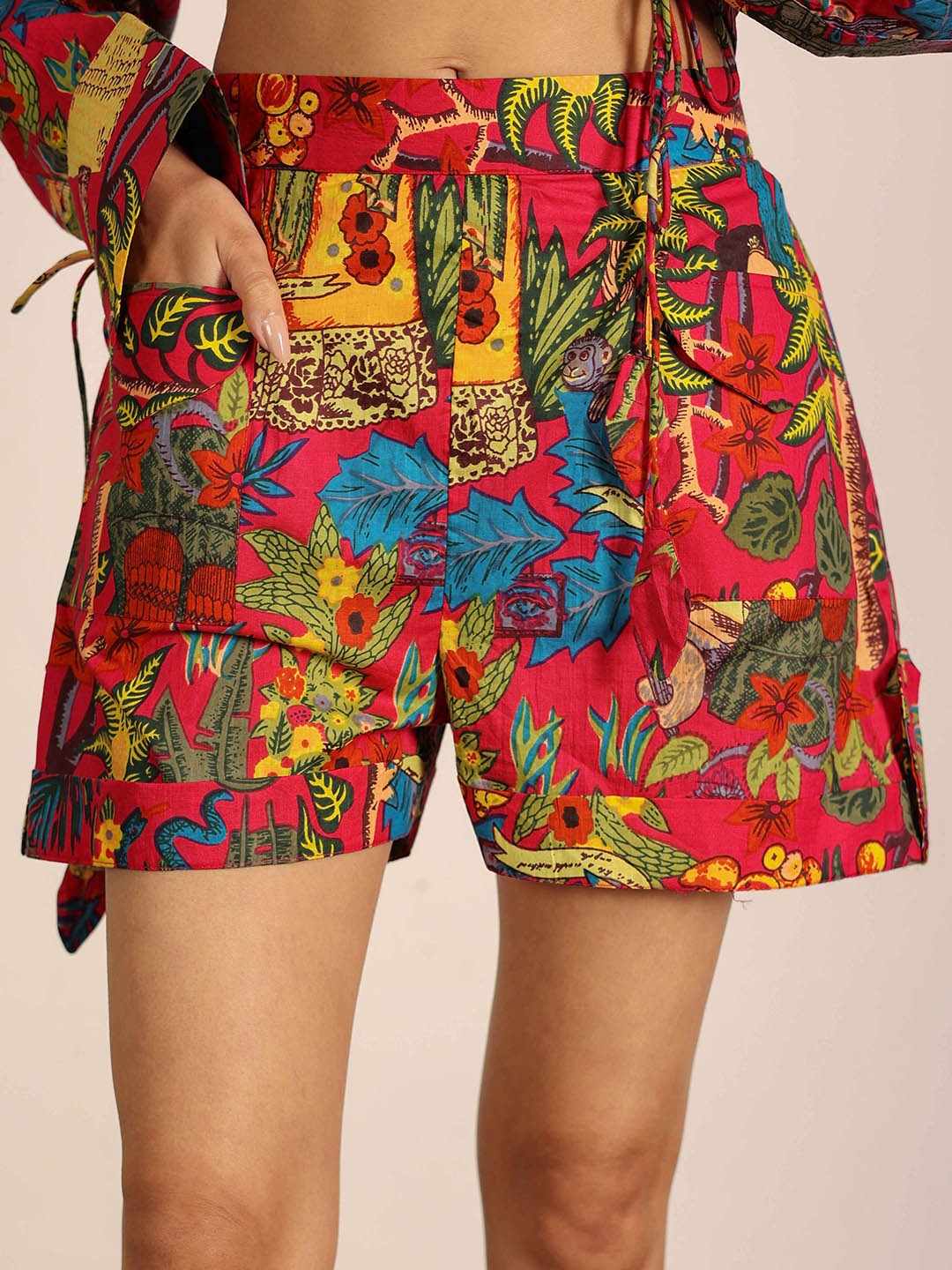 

KAORI BY SHREYA AGARWAL Women Floral Printed Shorts, Multi