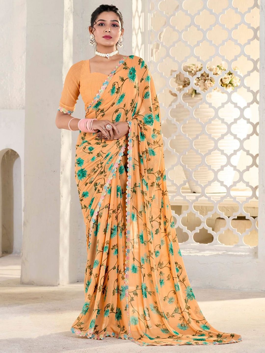 

DIVASTRI Floral Pure Georgette Saree, Orange