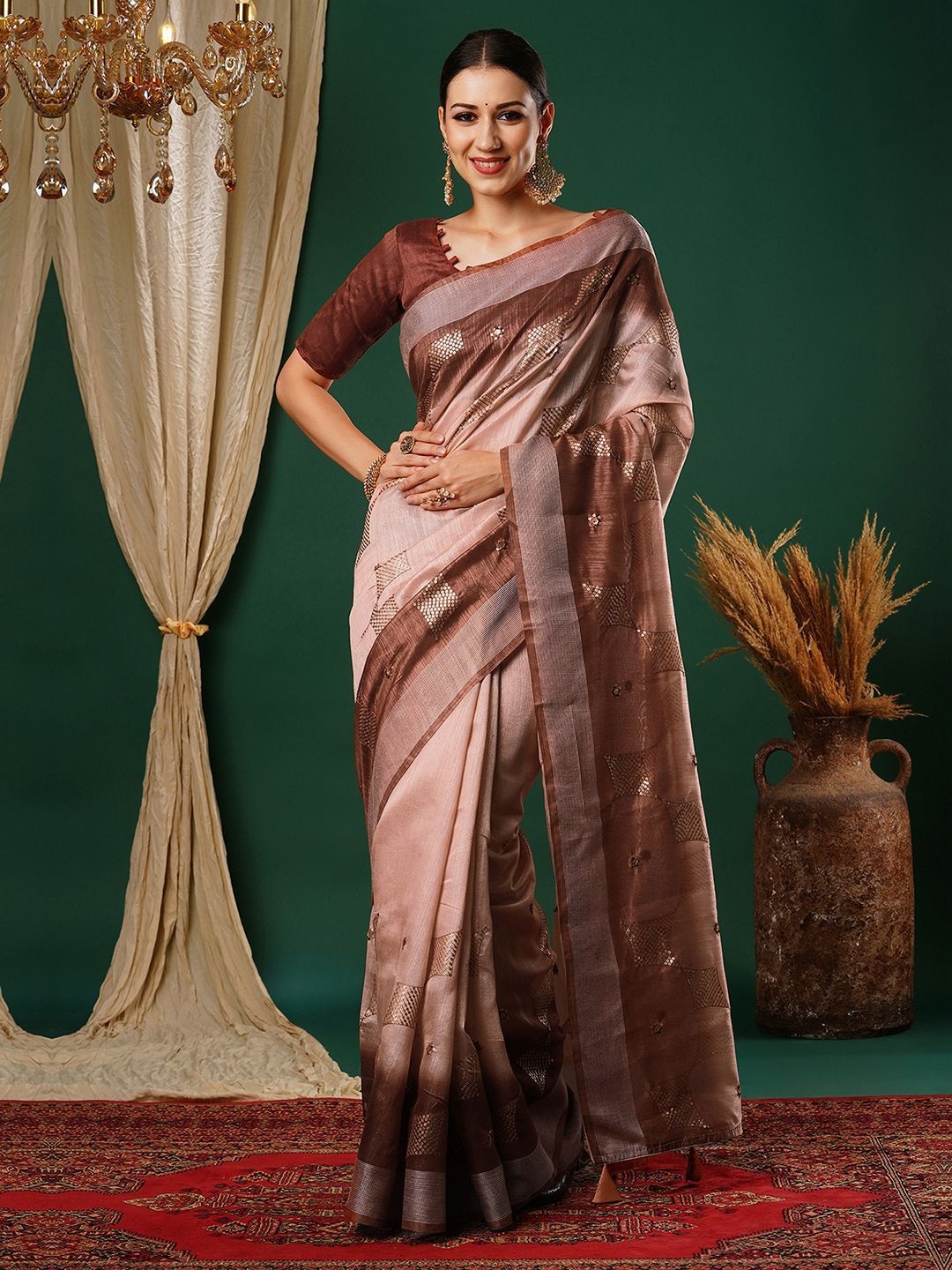 

DIVASTRI Embellished Sequinned Pure Silk Saree, Peach