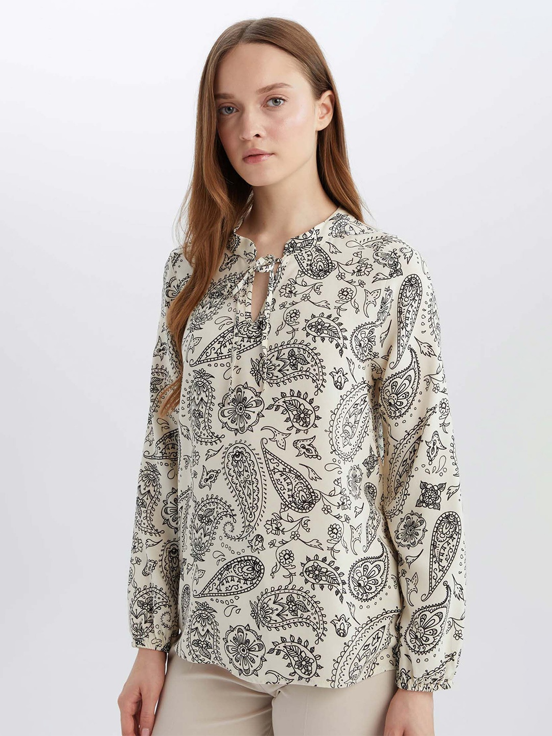

DeFacto Print Tie-Up Neck Top, Na