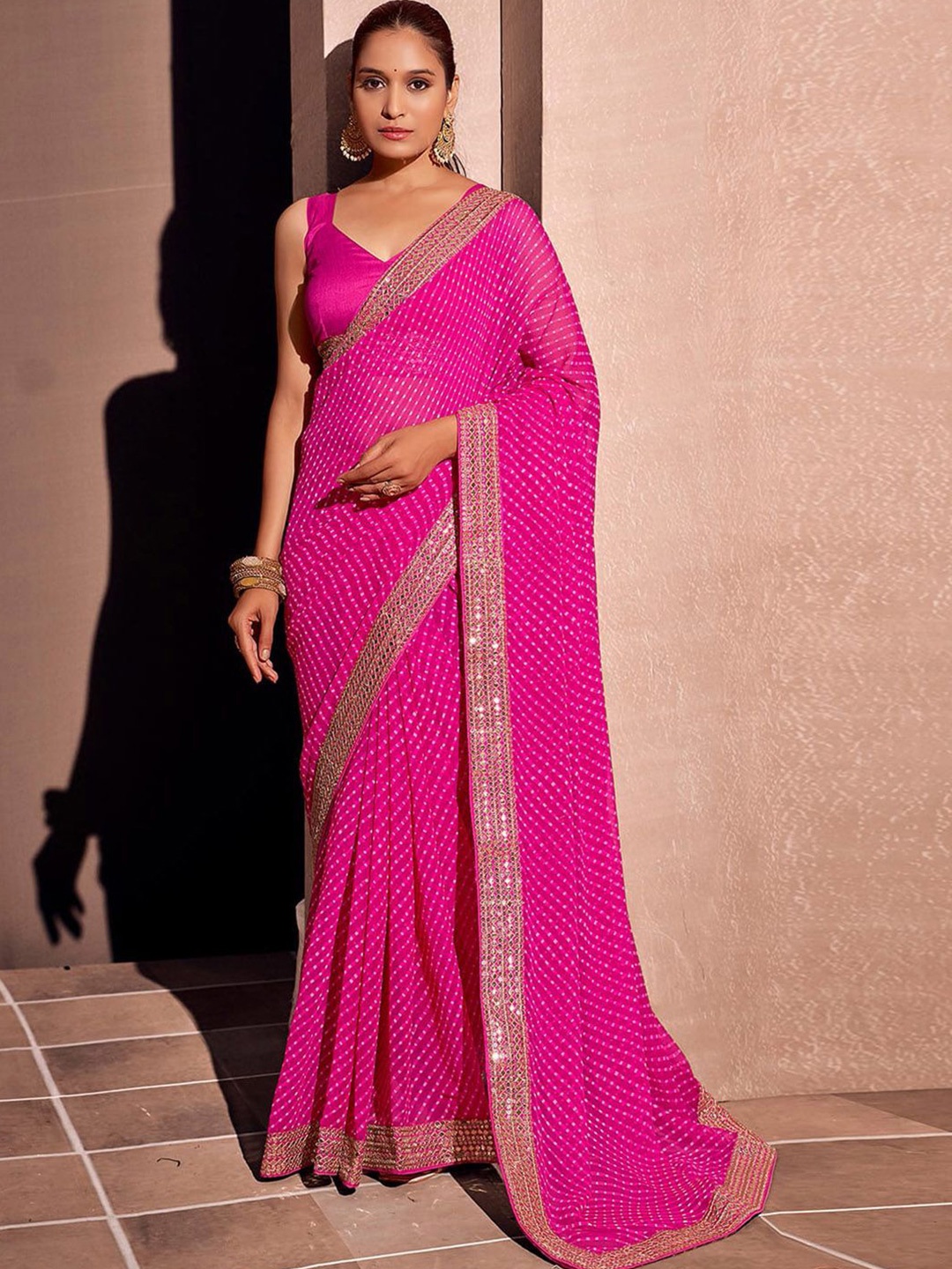 

DIVASTRI Leheriya Sequinned Pure Georgette Leheriya Saree, Pink