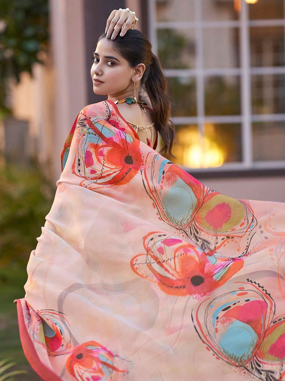 

DIVASTRI Floral Satin Saree, Cream