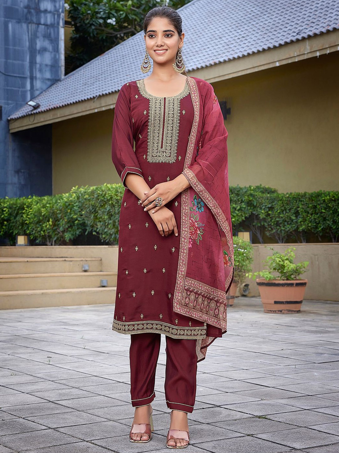 

HERE&NOW Women Embroidered Regular Kurta with Trousers & With Dupatta, Maroon
