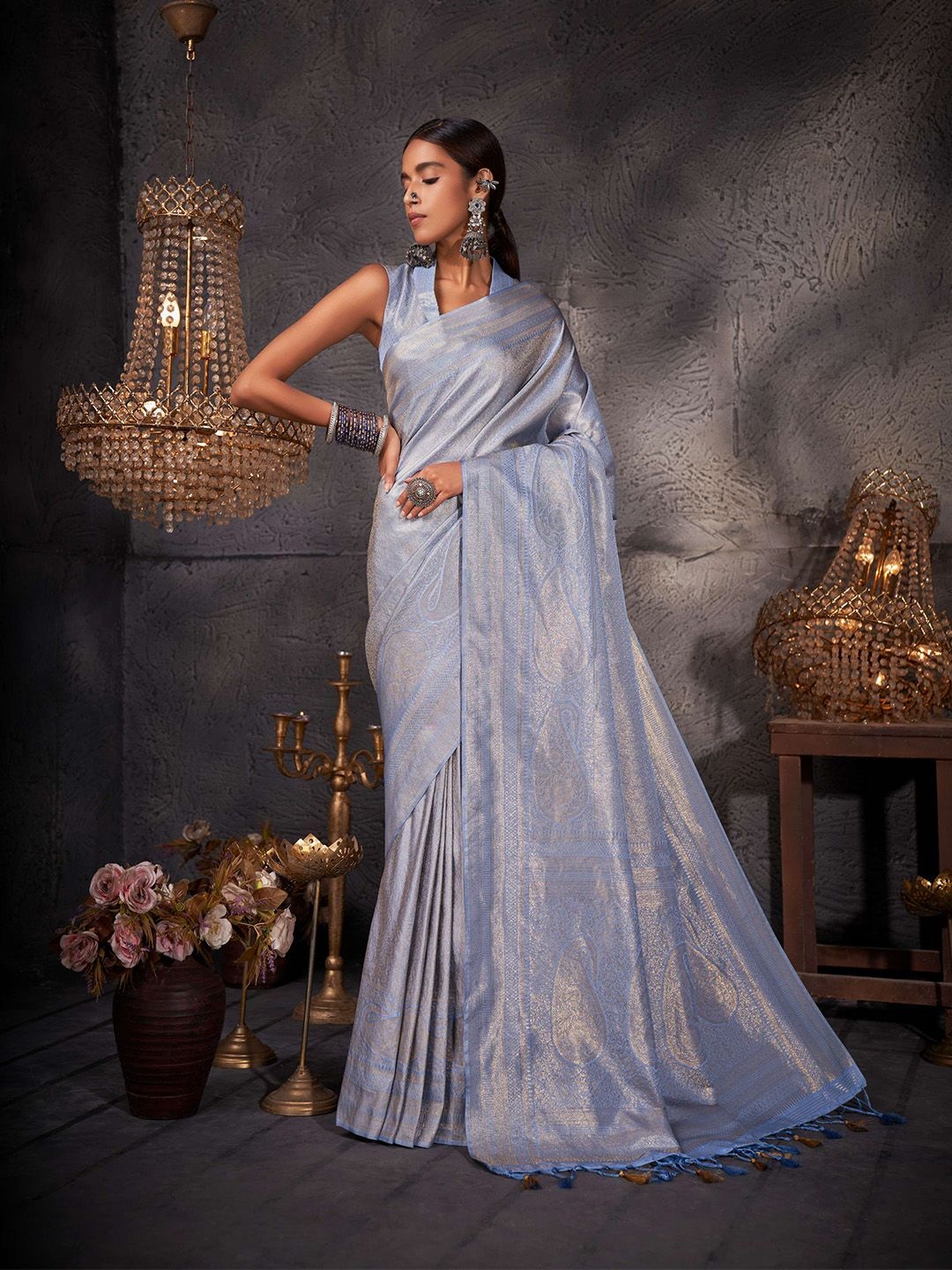 

DEVATITHI Ethnic Motifs Zari Silk Blend Kanjeevaram Saree, Blue