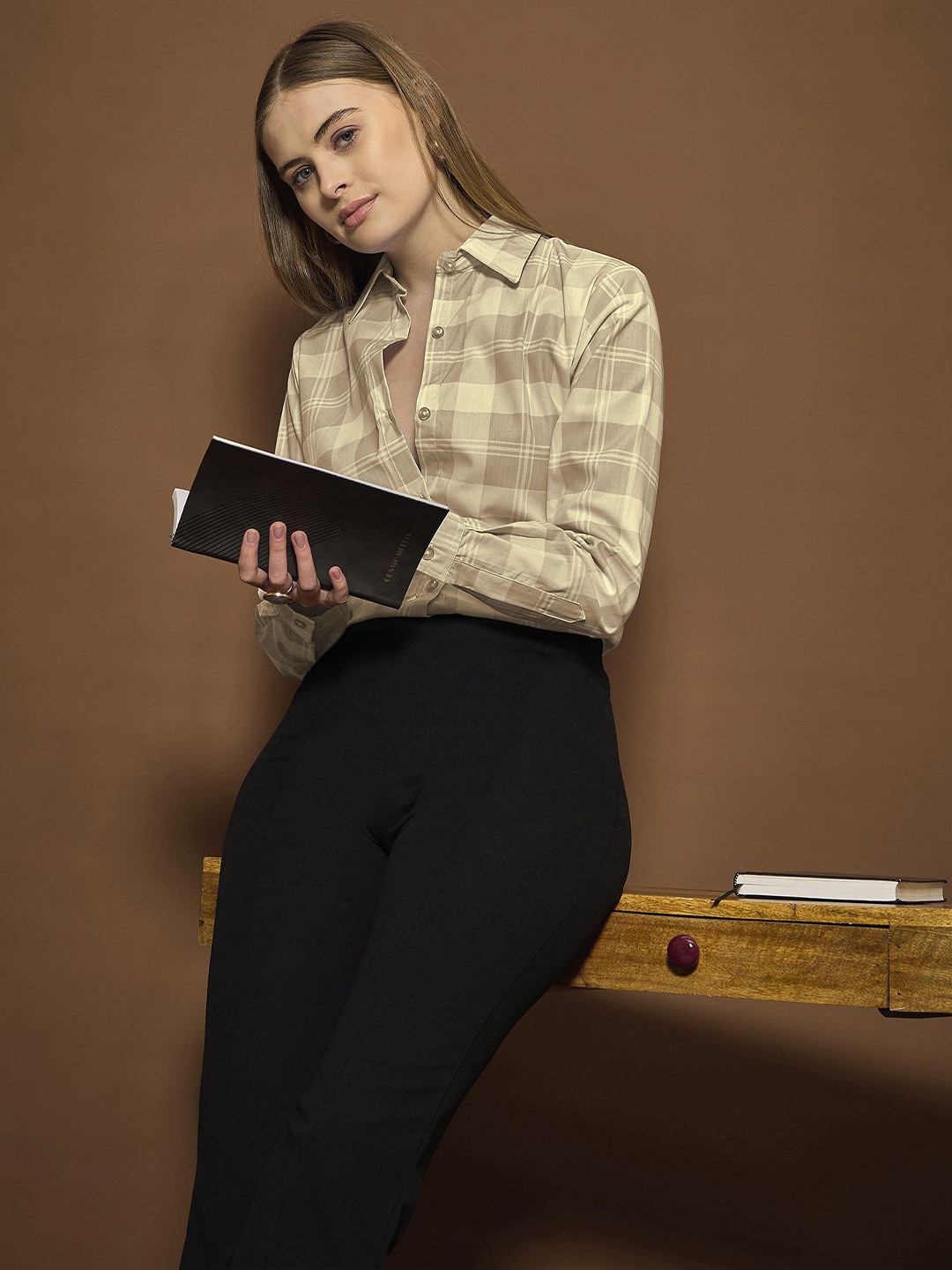 

The Roadster Lifestyle Co Checked Cotton Spread Collar Shirt, Beige