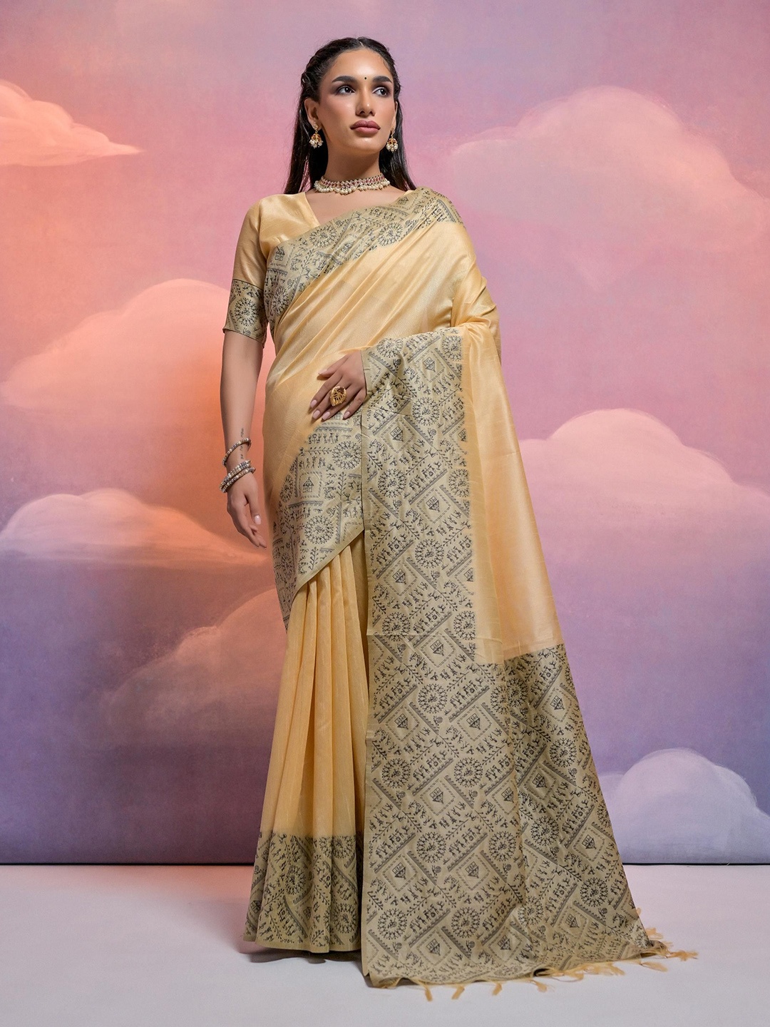 

Divyadham Textiles Woven Design Zari Pure Silk Handloom Banarasi Saree, Cream