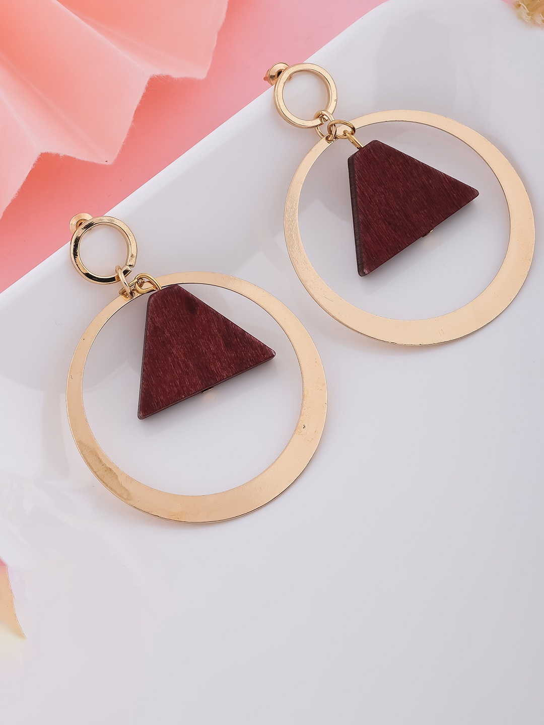 

DressBerry Contemporary Drop Earrings, Na
