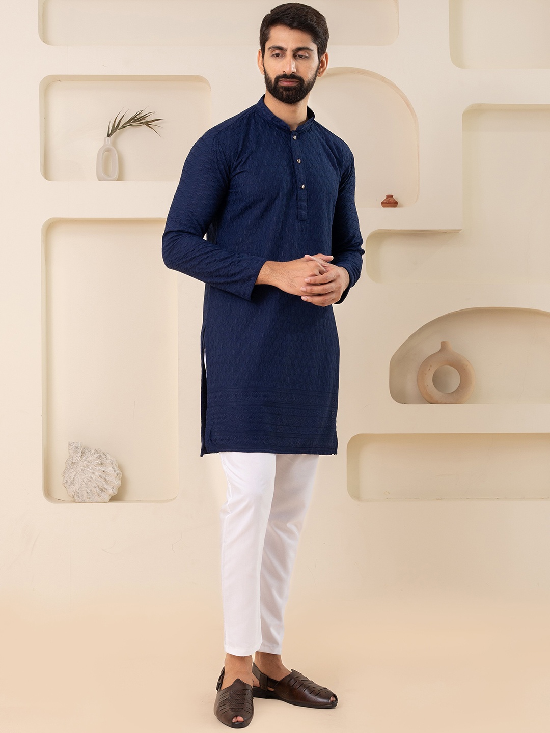 

Shiv Leela Men Embroidered Thread Work Kurta, Navy blue